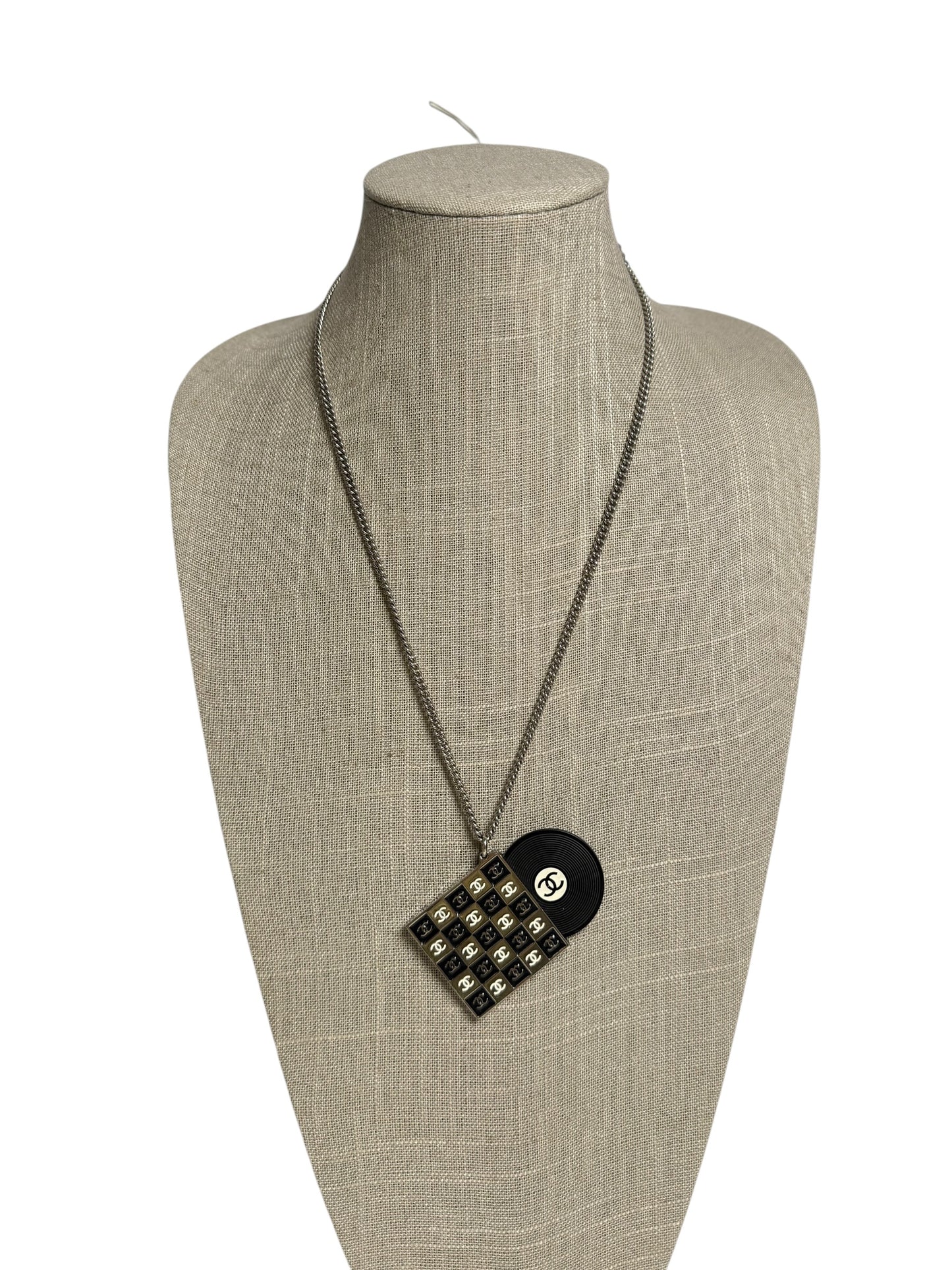 Chanel Vintage Record CC Charm Pendant Necklace Black Silver T3897