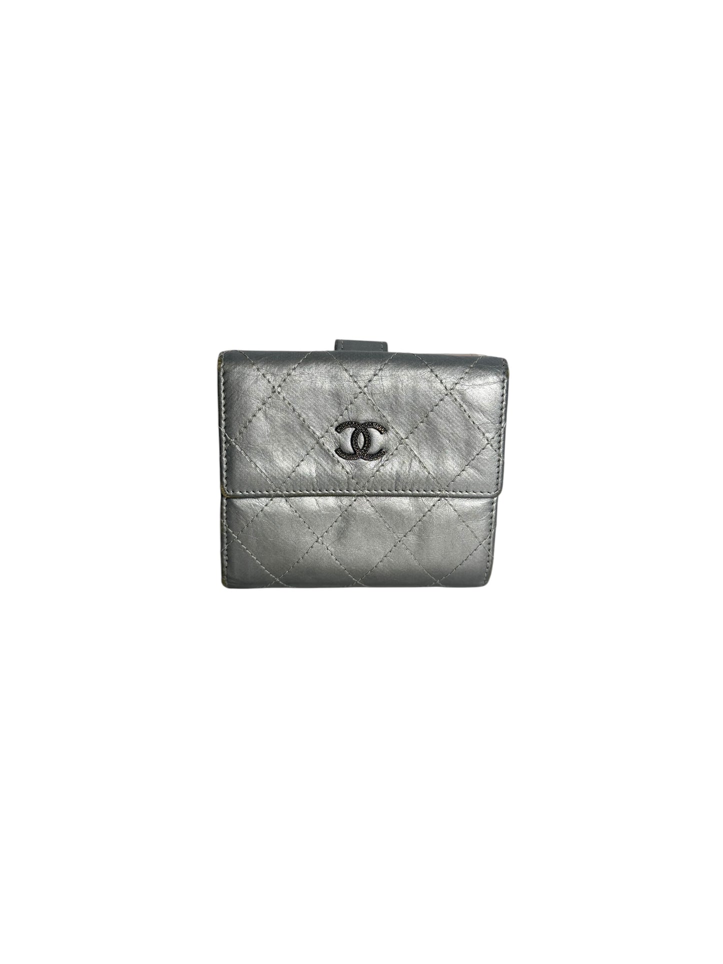 Chanel Metallic Silver Quilted Leather Compact Wallet T6592