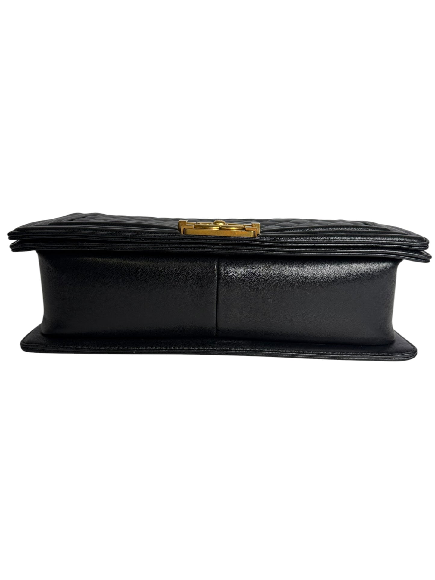 Chanel Quilted Medium Boy Flap Bag T8018