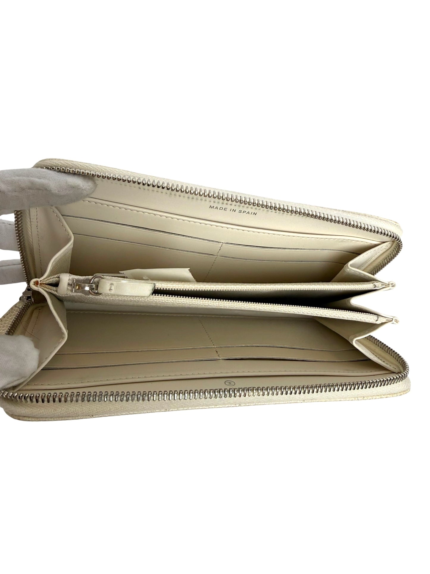Chanel Iridescent White Caviar Zip Wallet T1004