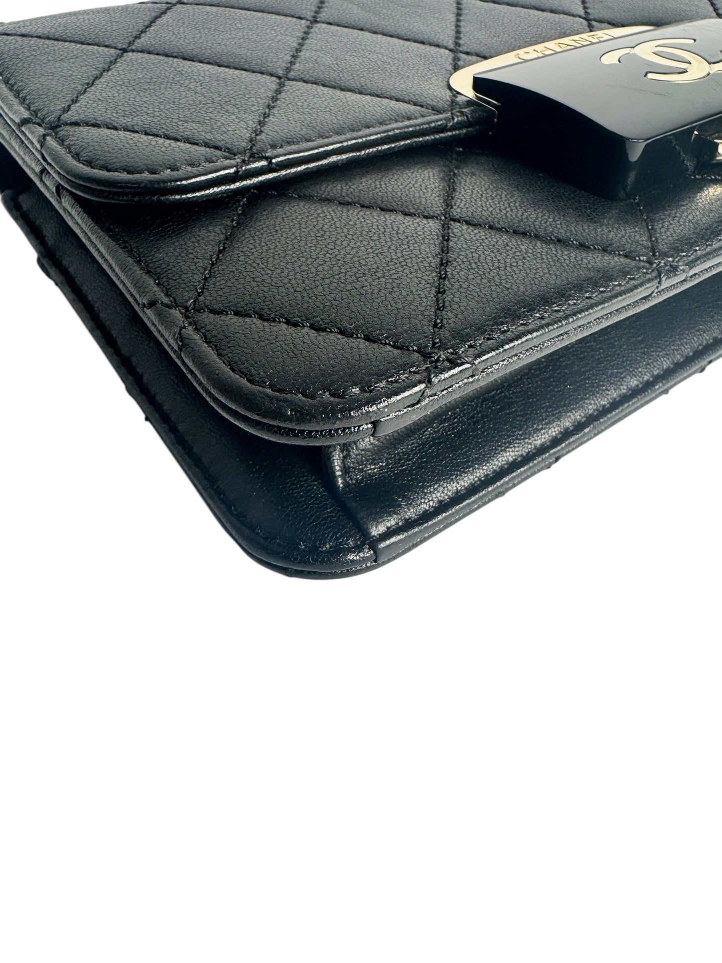 Chanel Black Beauty Lock GHW T5160