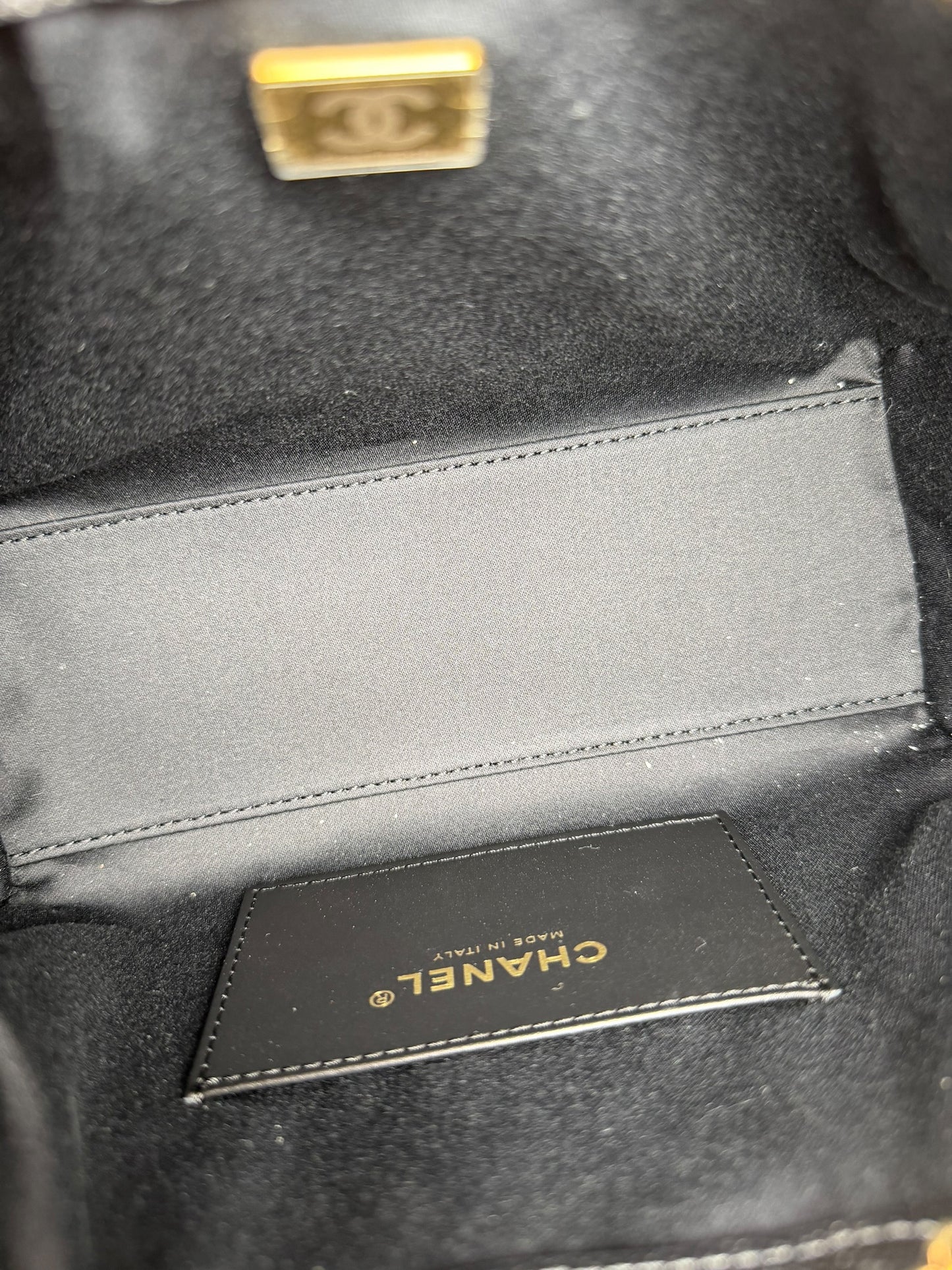 Chanel Black Caviar Mini 25