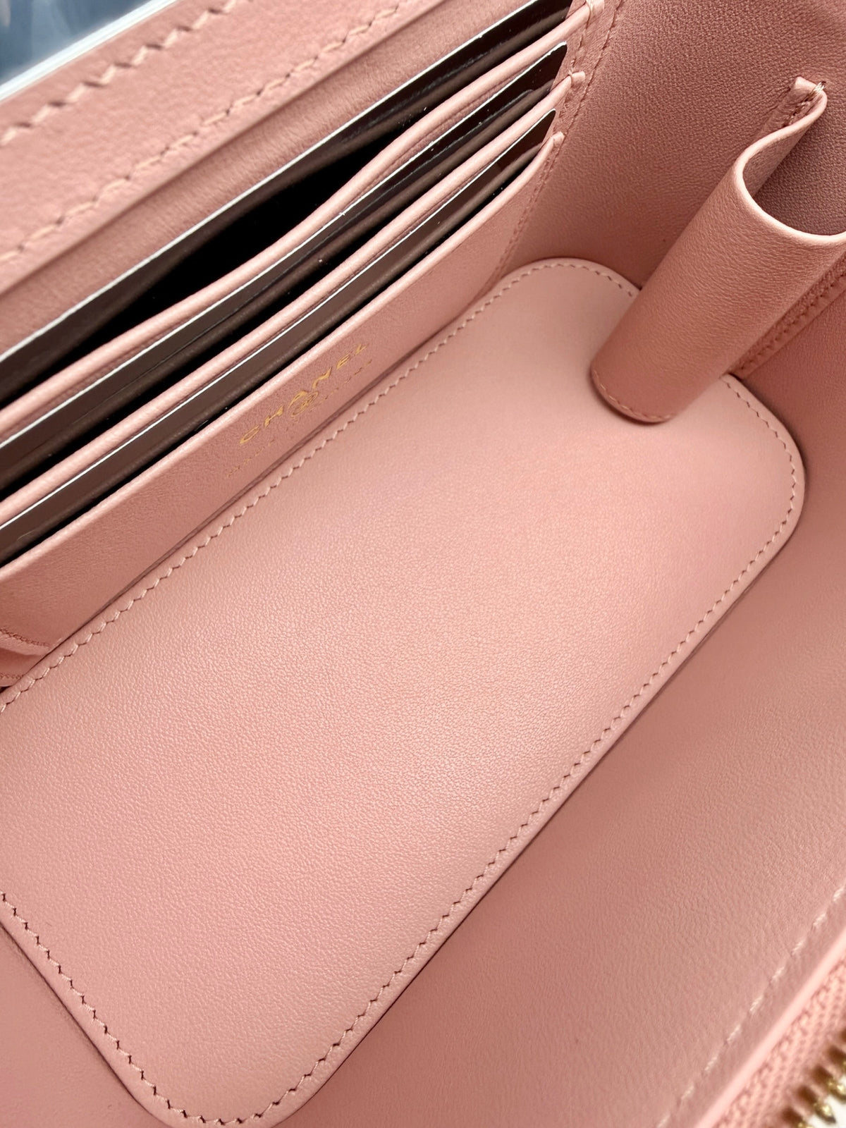 Chanel Pink Crocodile Embossed Top Handle Vanity T8997
