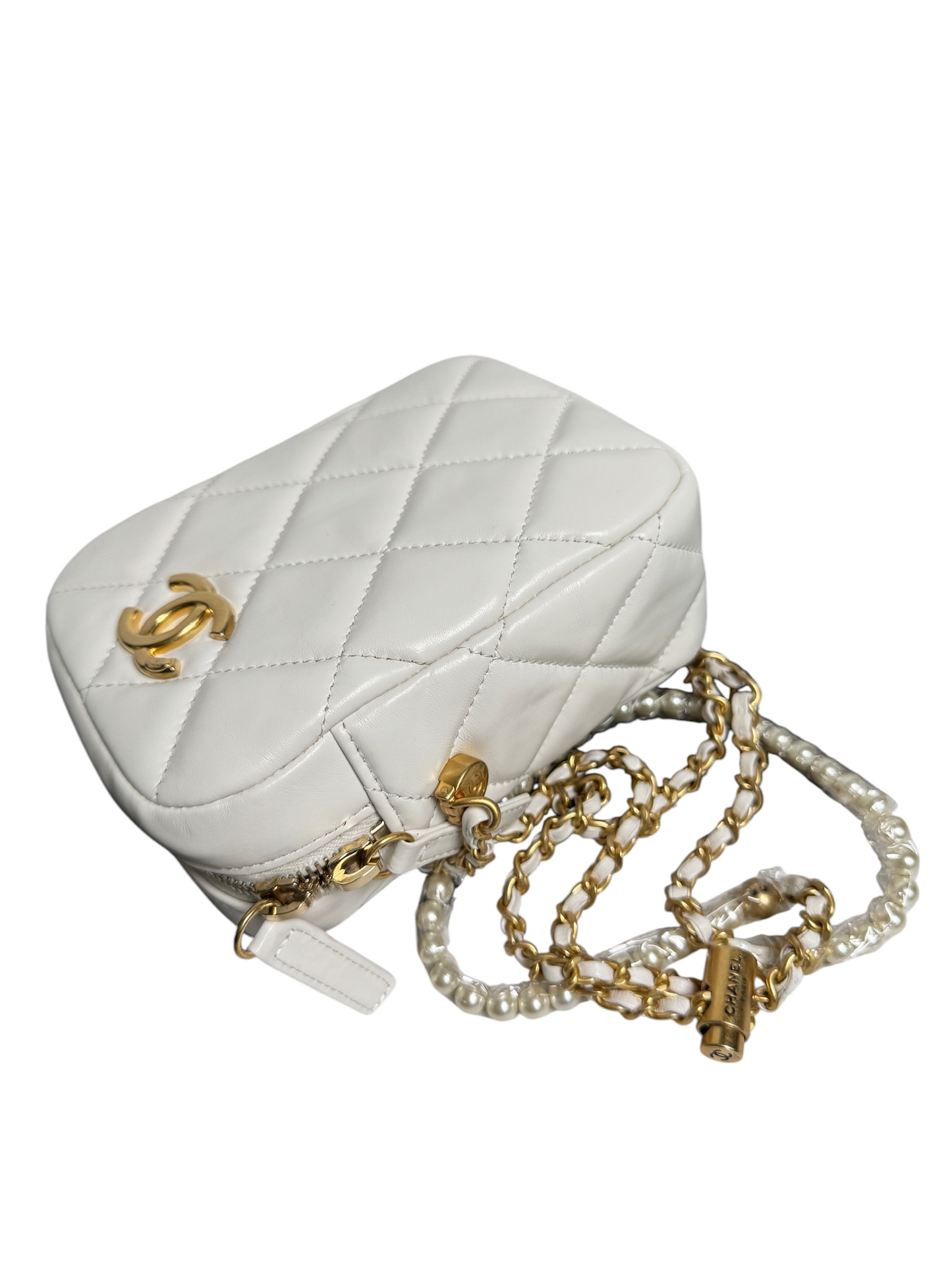 Chanel Pearl Chain Zip Lamb White T8494