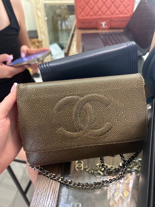 Chanel bronze caviar WOC