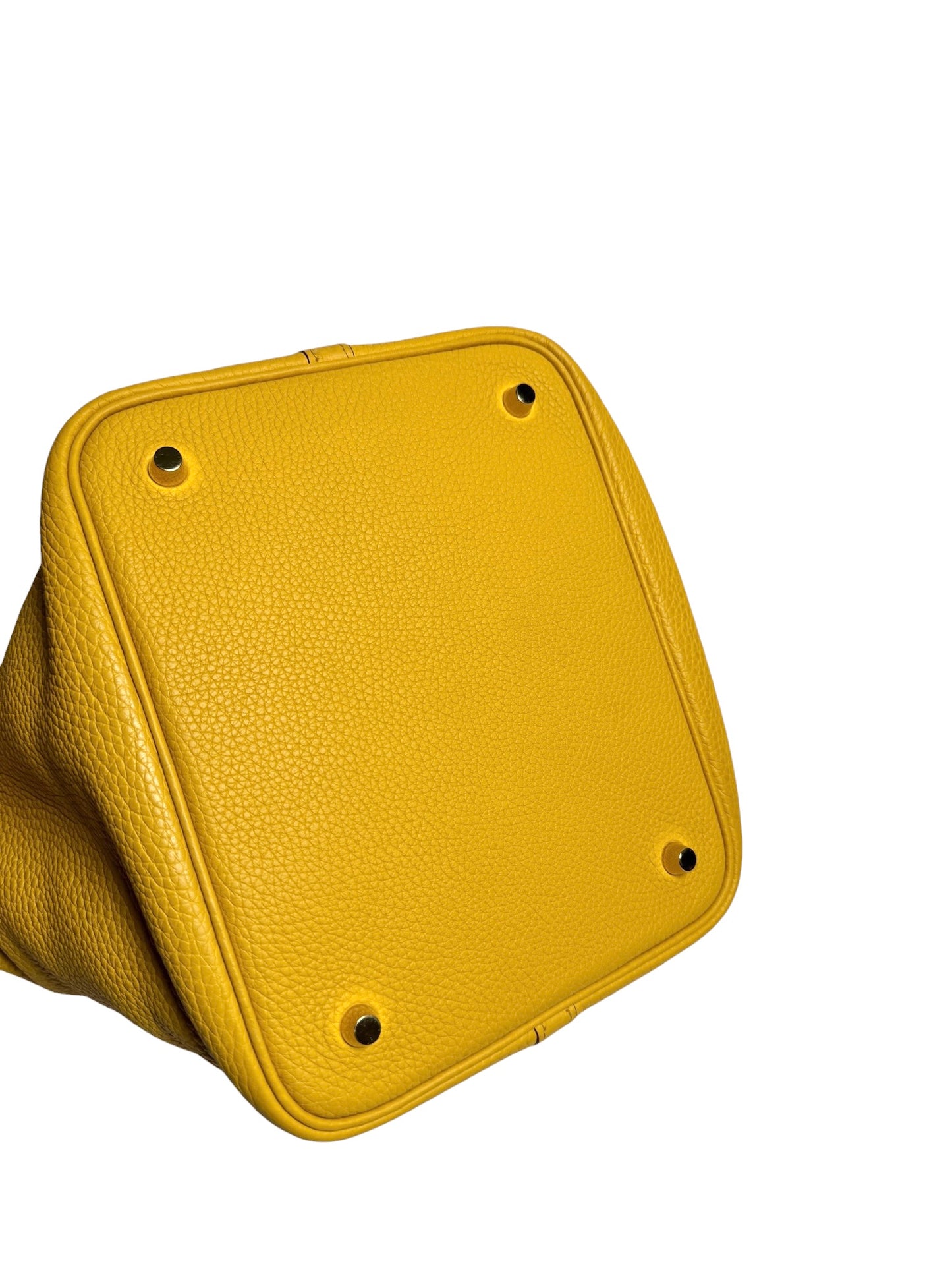 Hermès Clemence Picotin 22 Yellow Gold Hardware