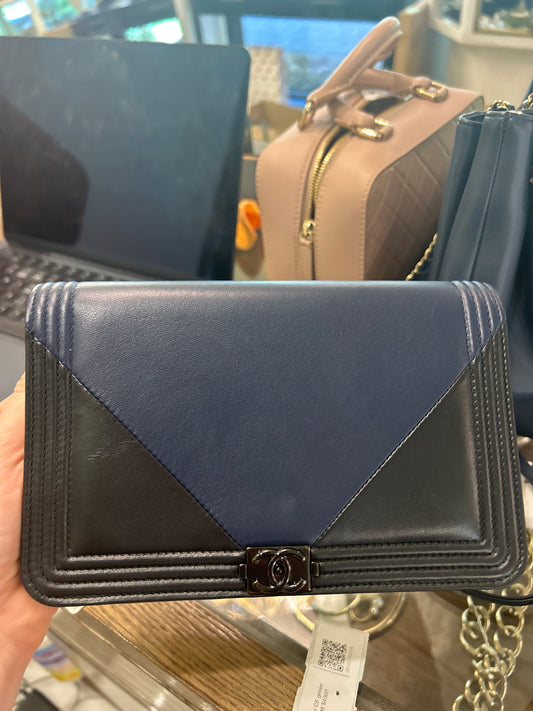 Chanel navy black WOC