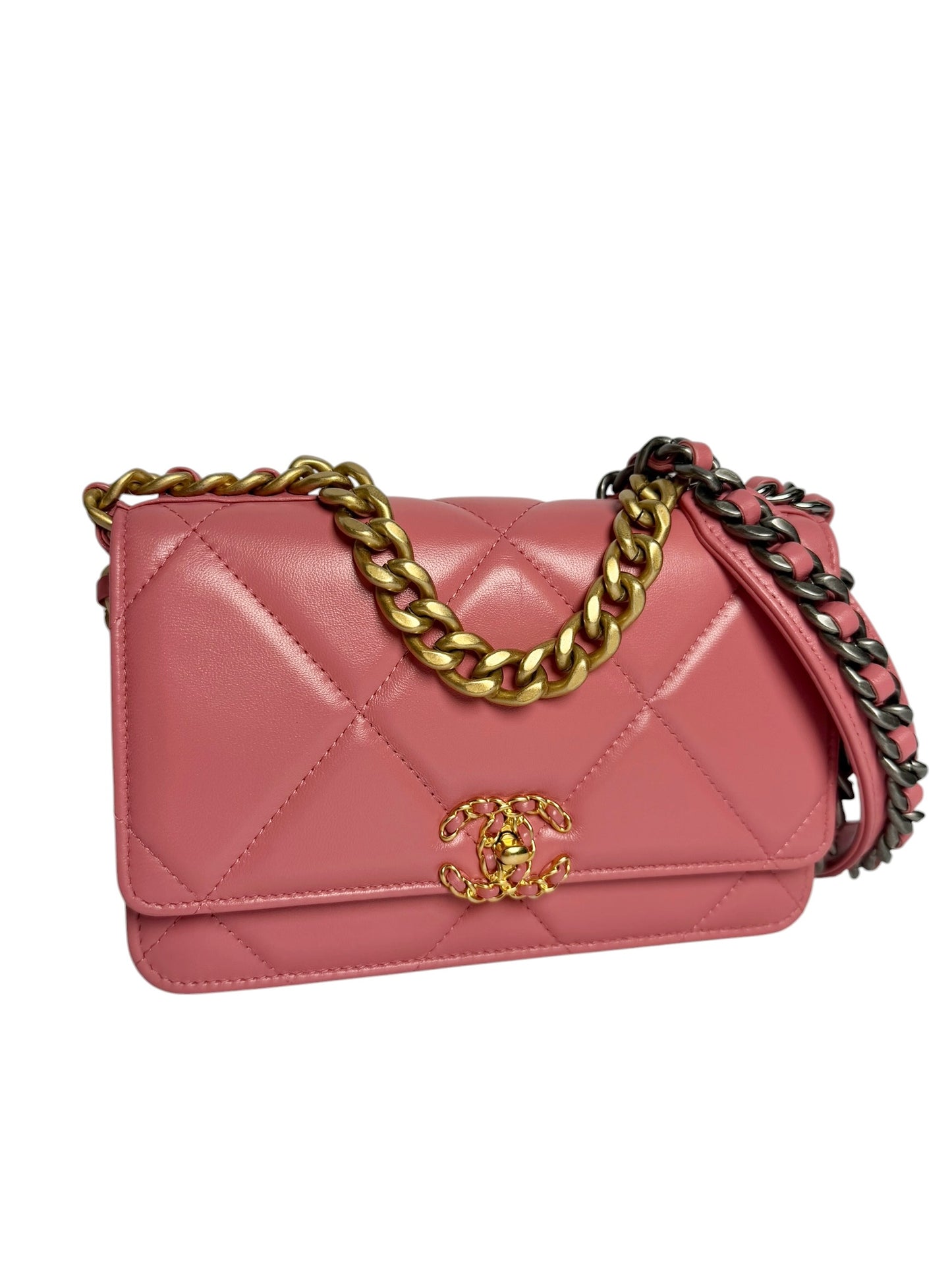 Chanel Pink Lambskin 19 WOC