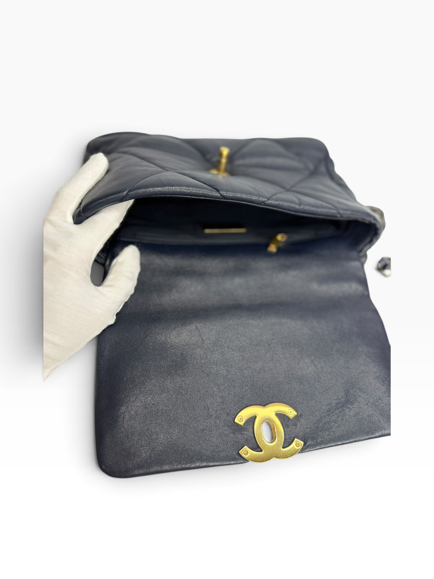 Chanel Navy 19 Medium T8847