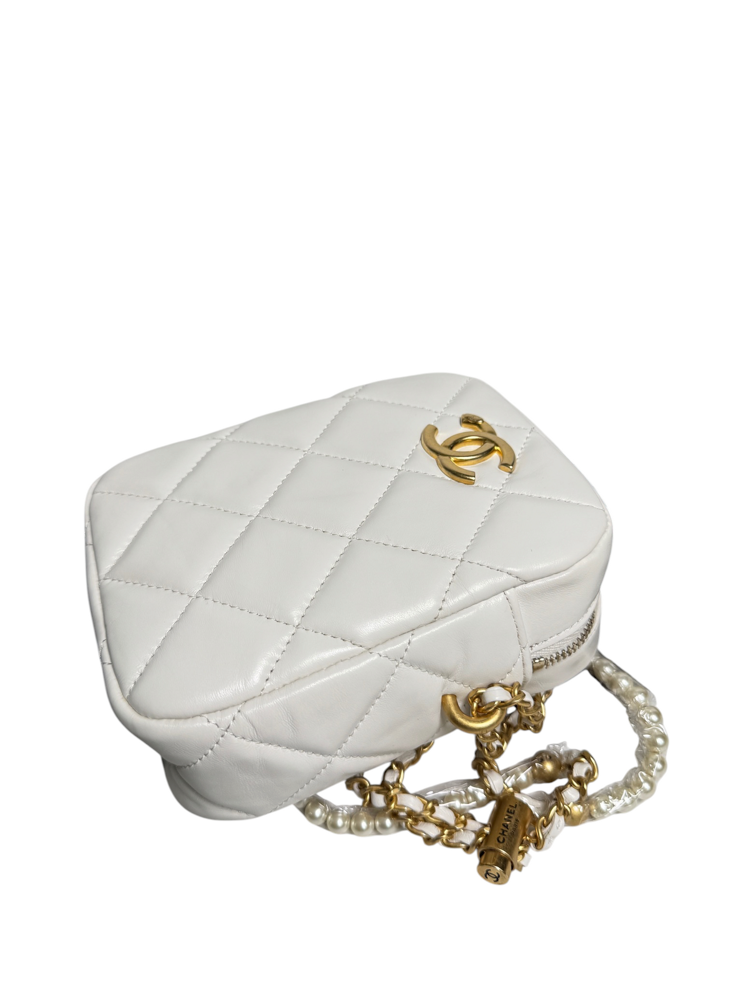 Chanel Pearl Chain Zip Lamb White T8494