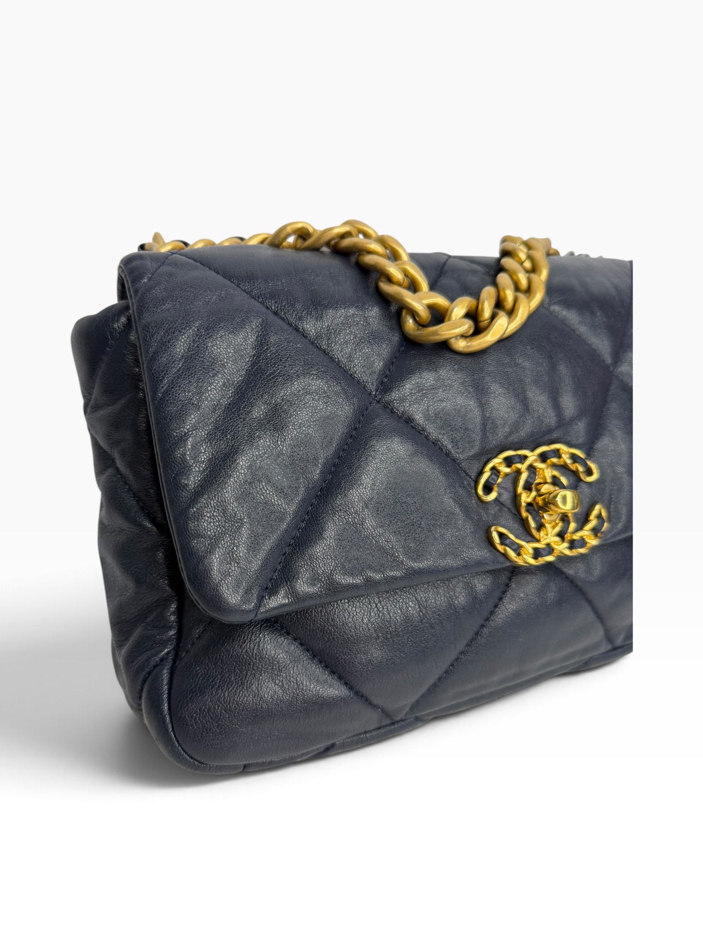Chanel Navy 19 Medium T8847