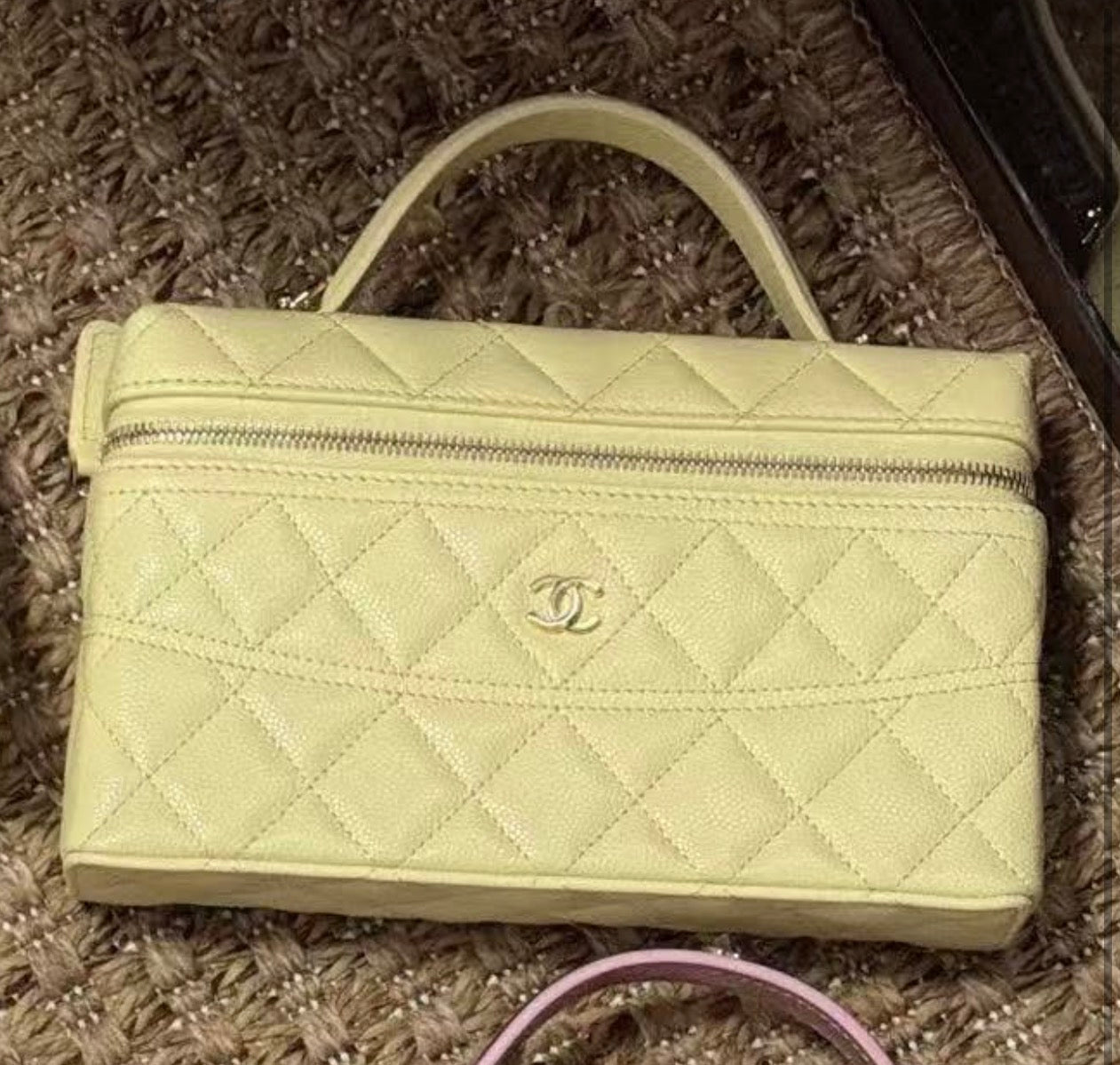 Chanel yellow caviar 2026 slim vanity