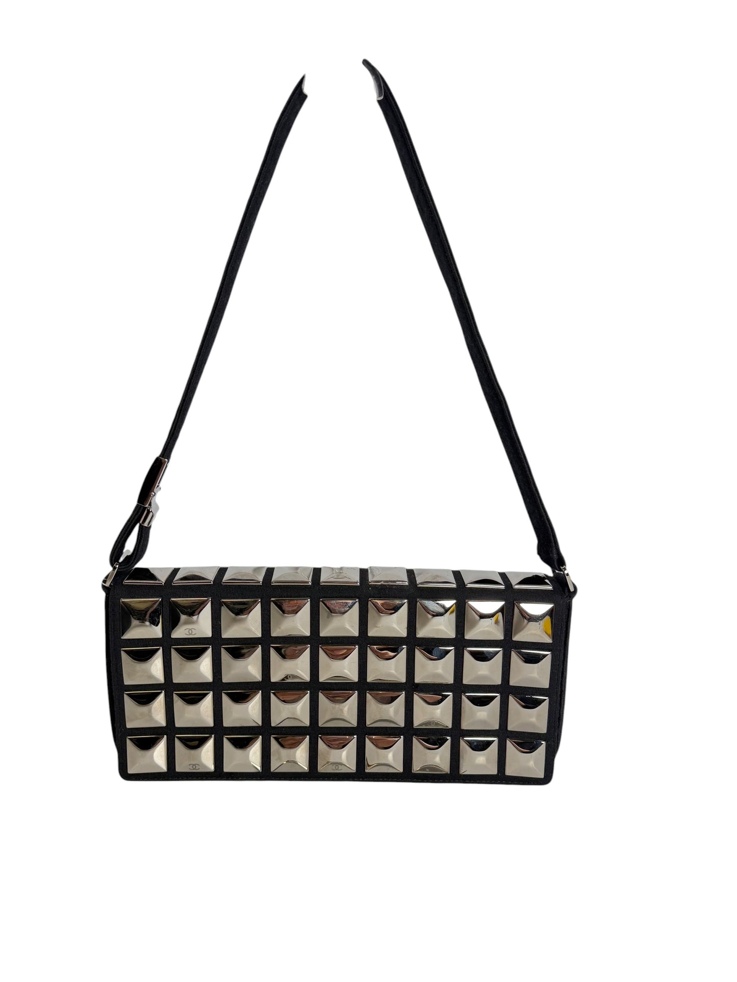 Chanel Black Leather Silver Studded Shoulder Bag T3925