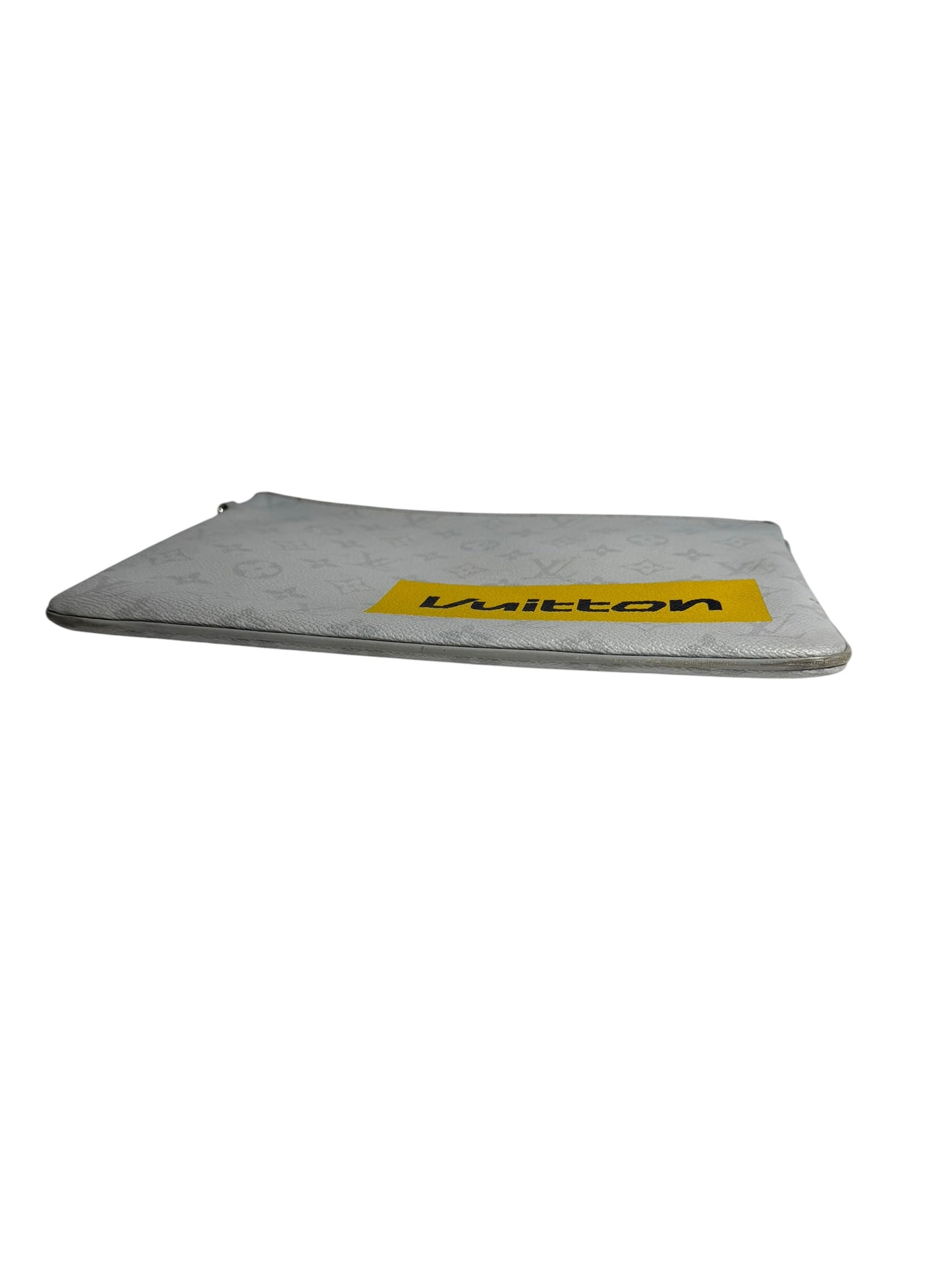 Louis Vuitton Grey Clutch T7091