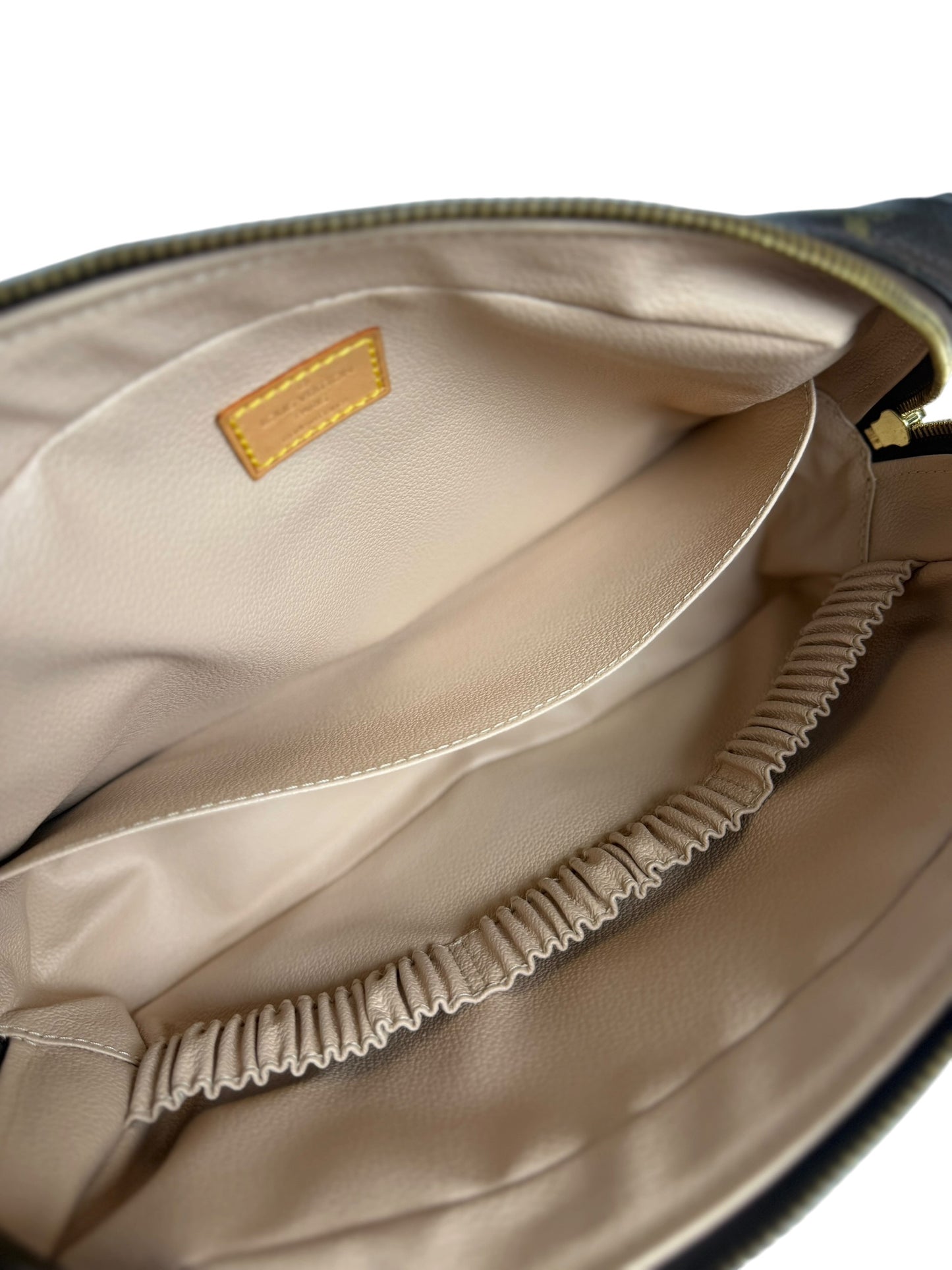 Louis Vuitton Trousse Toilette 28 T8209