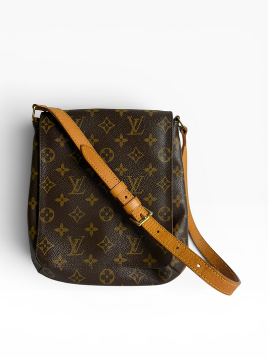 Louis Vuitton mono Flap T8241