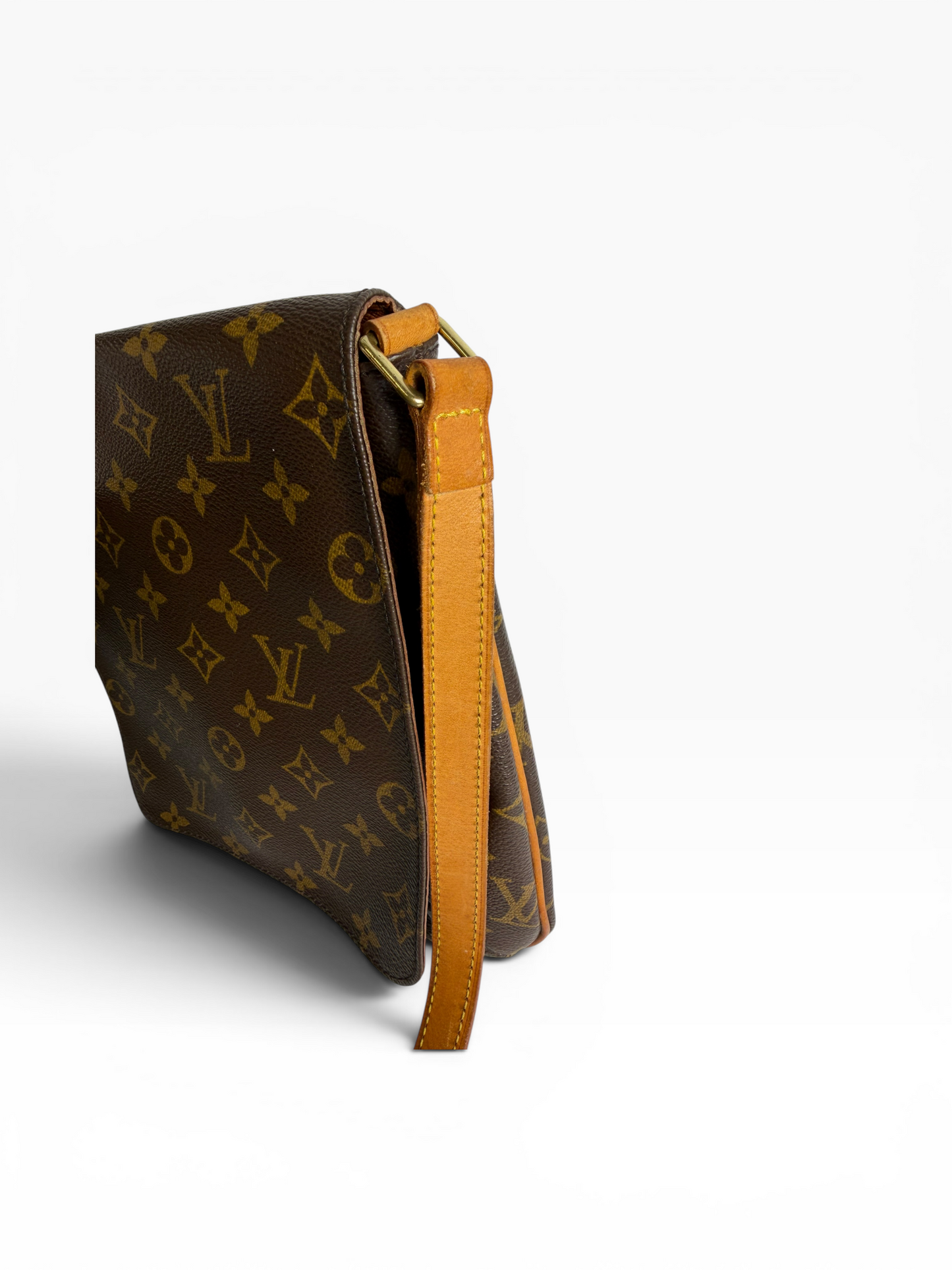 Louis Vuitton mono Flap #1001