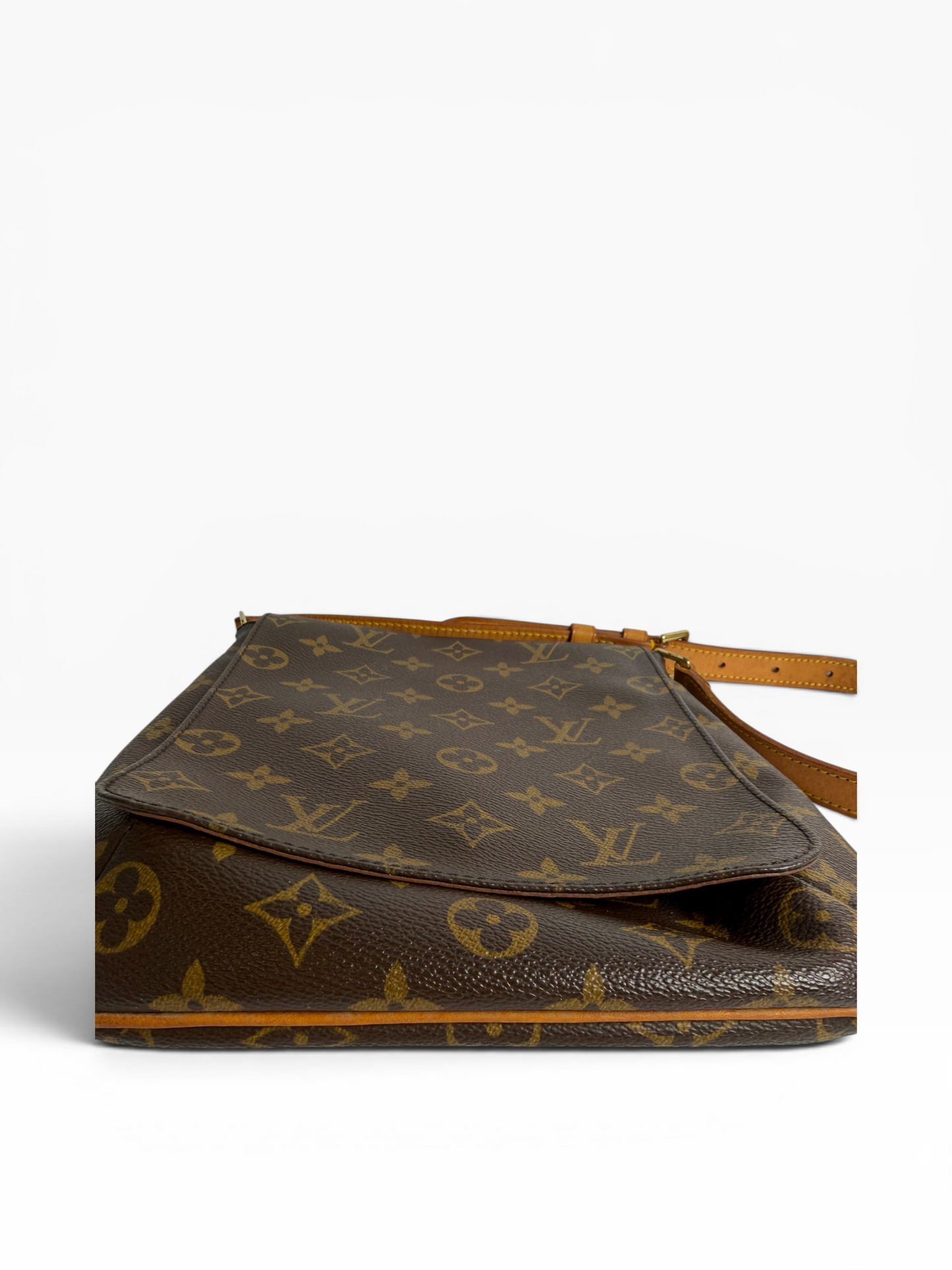 Louis Vuitton mono Flap #1001