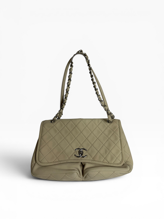Chanel caviar cream flap double pocket T8246