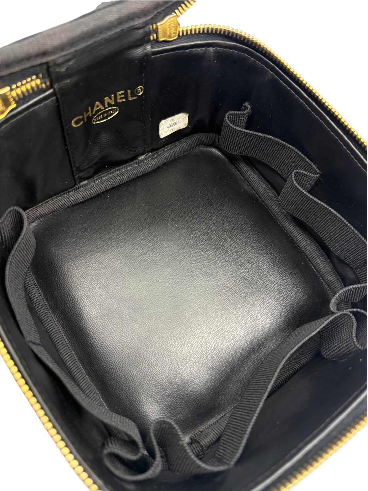 Chanel Vintage Black Caviar Cosmetic Case T9157
