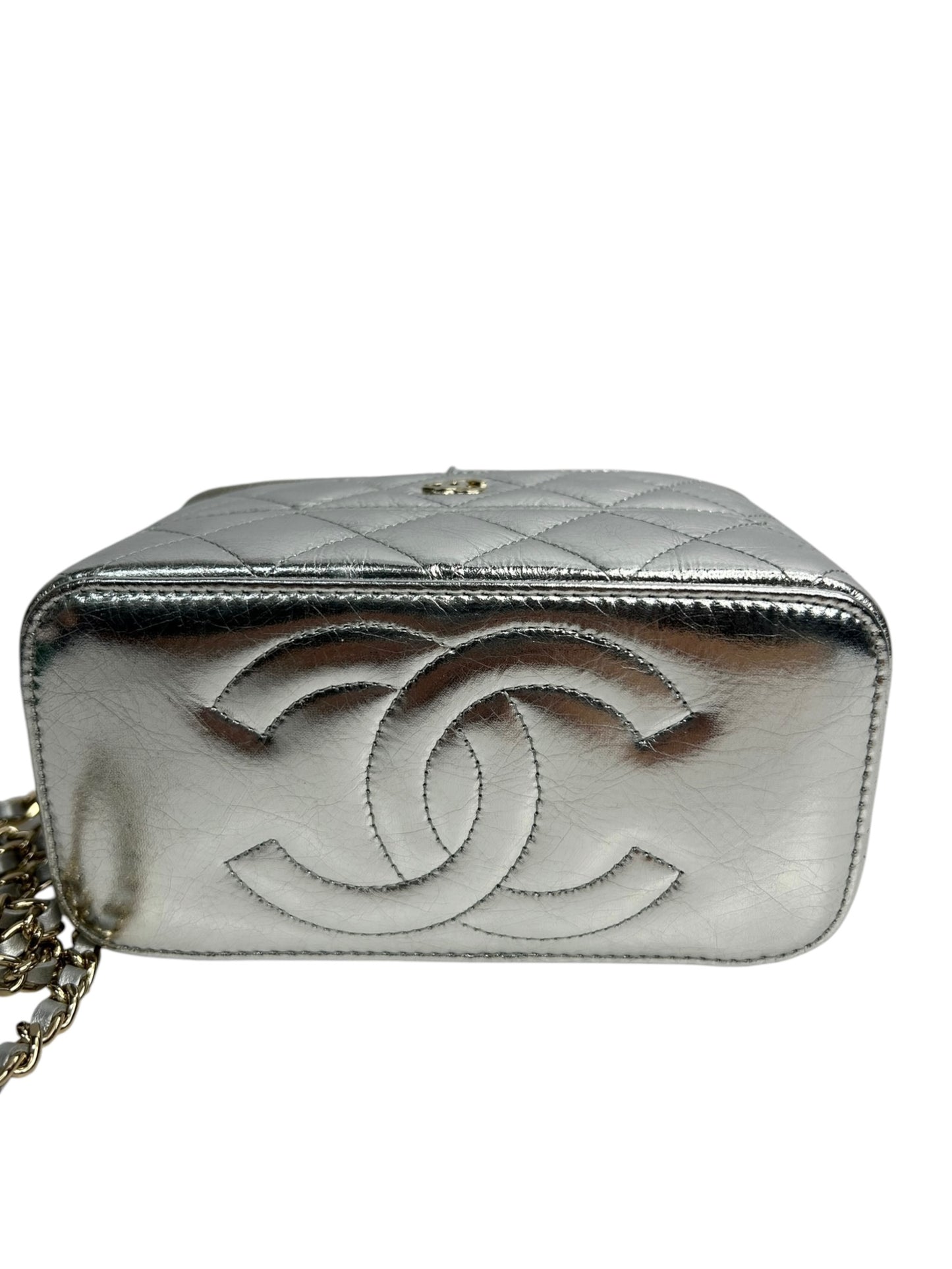 Chanel Metallic Silver Top Handle Vanity Crossbody T8708