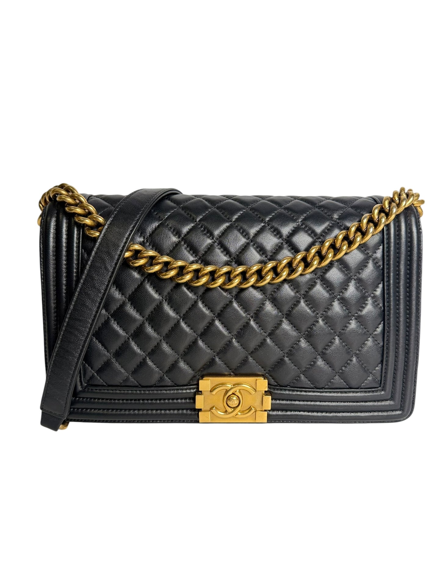 Chanel Quilted Medium Boy Flap Bag T8018