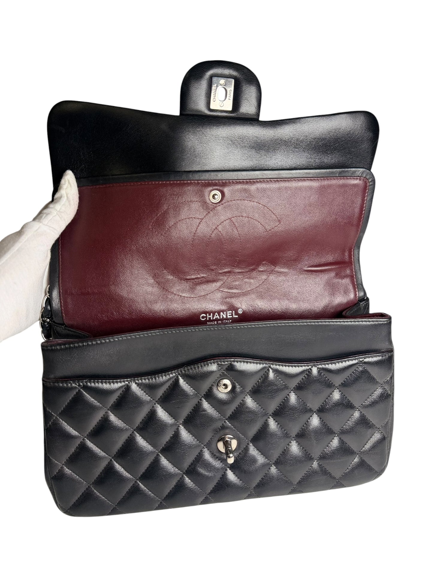 Chanel Jumbo Double Flap Black Quilted Lambskin T1048