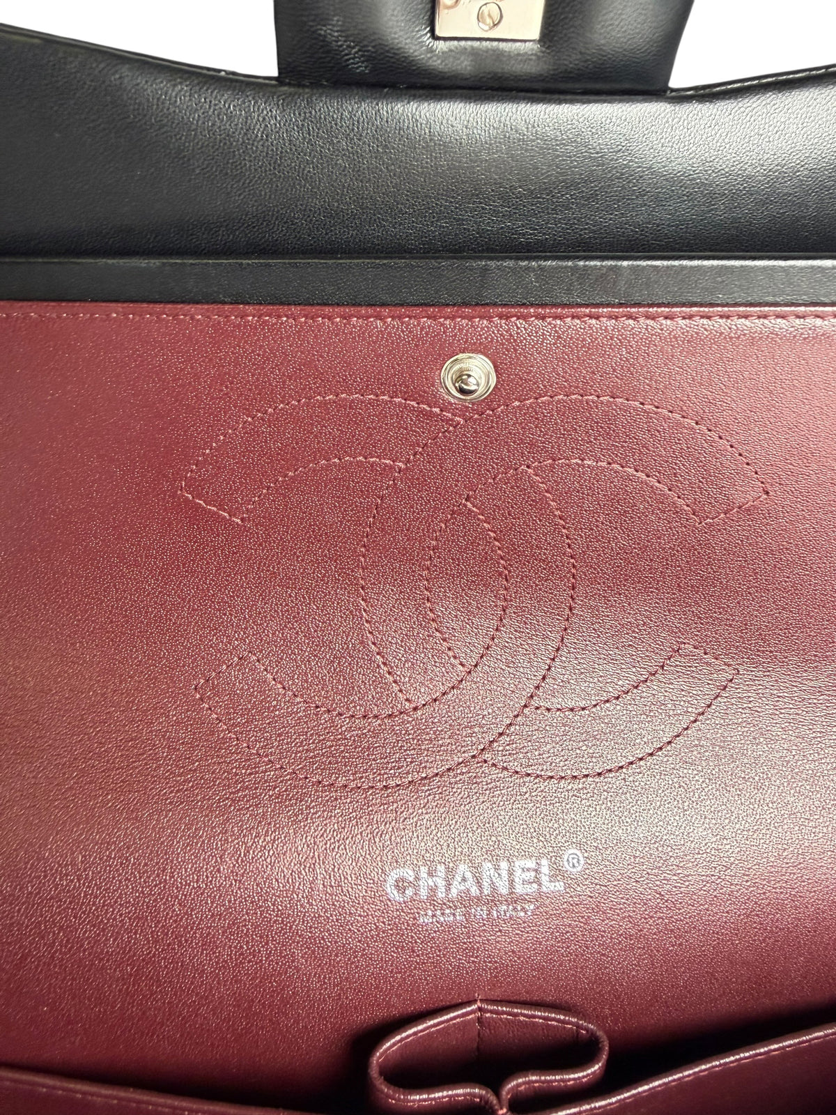 Chanel Jumbo Double Flap Black Quilted Lambskin T1057