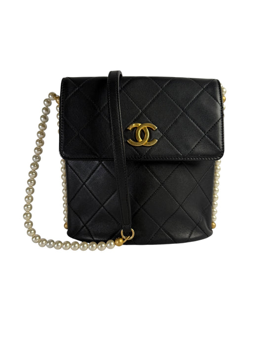 Chanel Black Quilted Flap Pearl Strap T5522