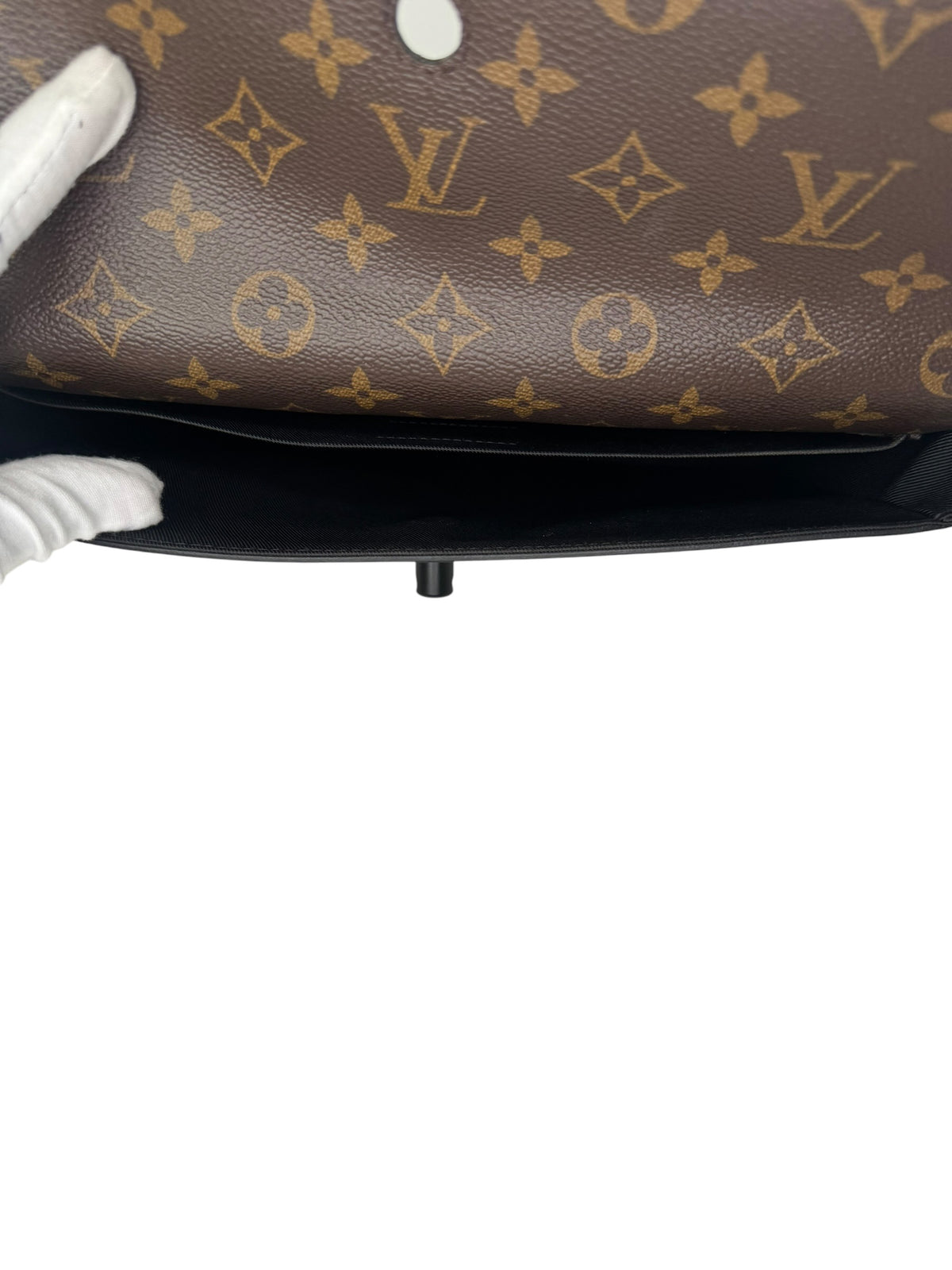 Louis Vuitton Pochette Voyage Steamer Clutch T8379