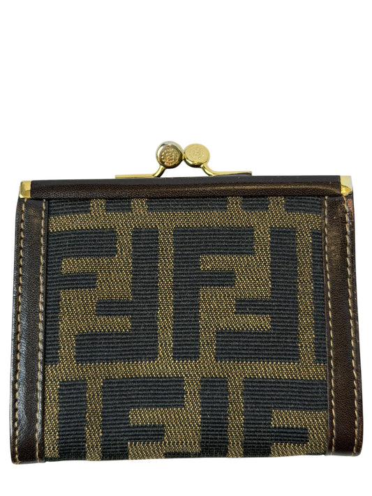 Fendi Logo Kisslock Wallet T6638