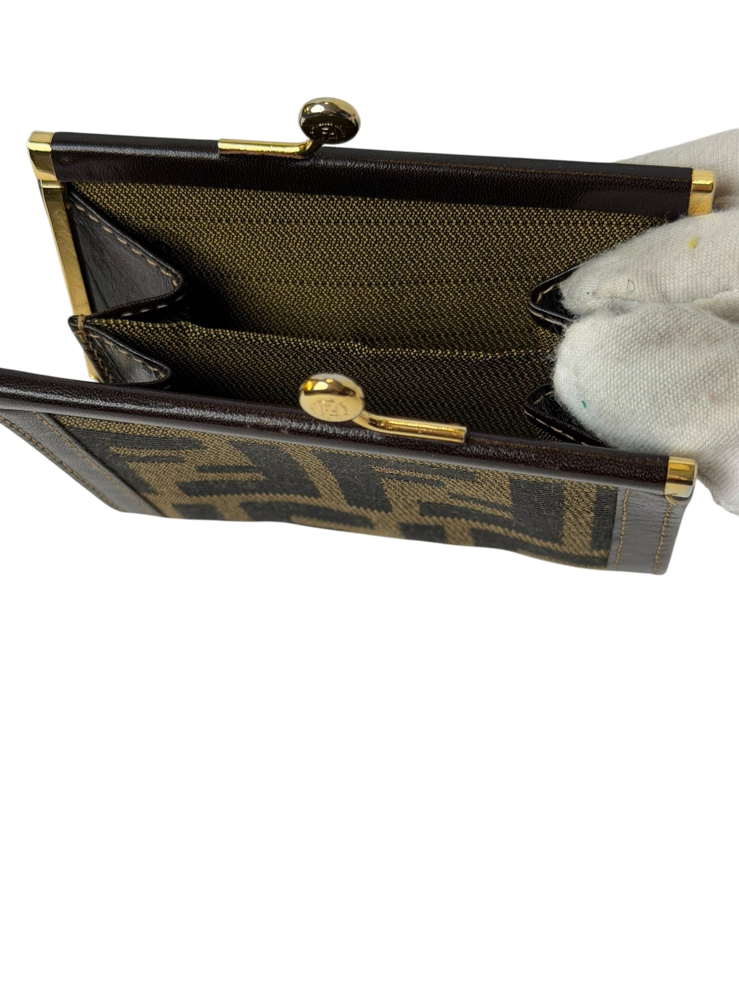 Fendi Logo Kisslock Wallet T6638