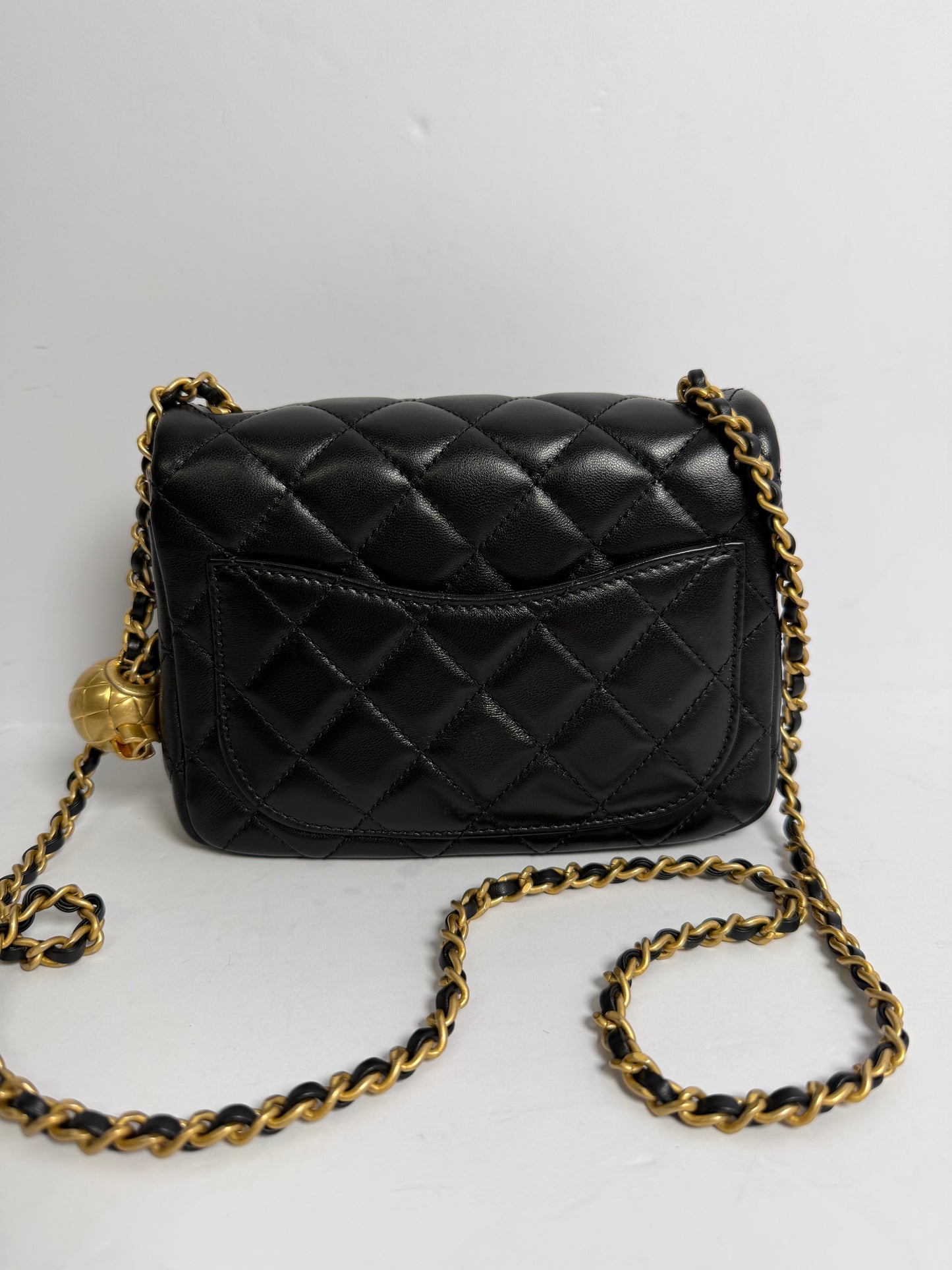 Chanel mini crush black