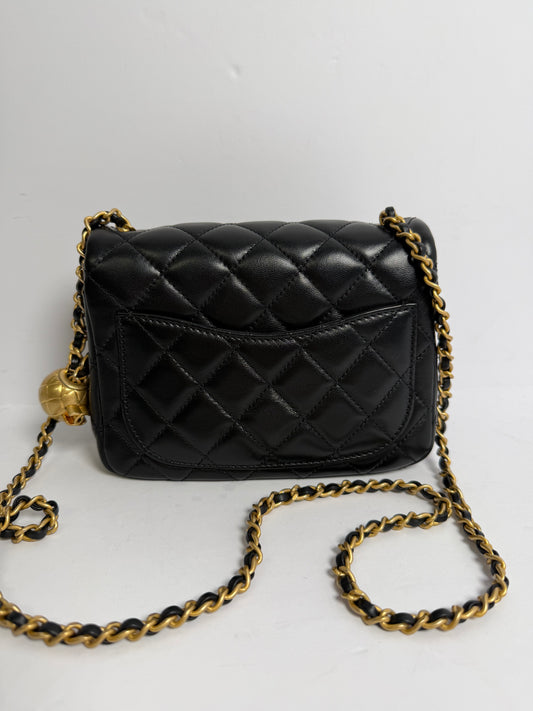 Chanel mini crush black
