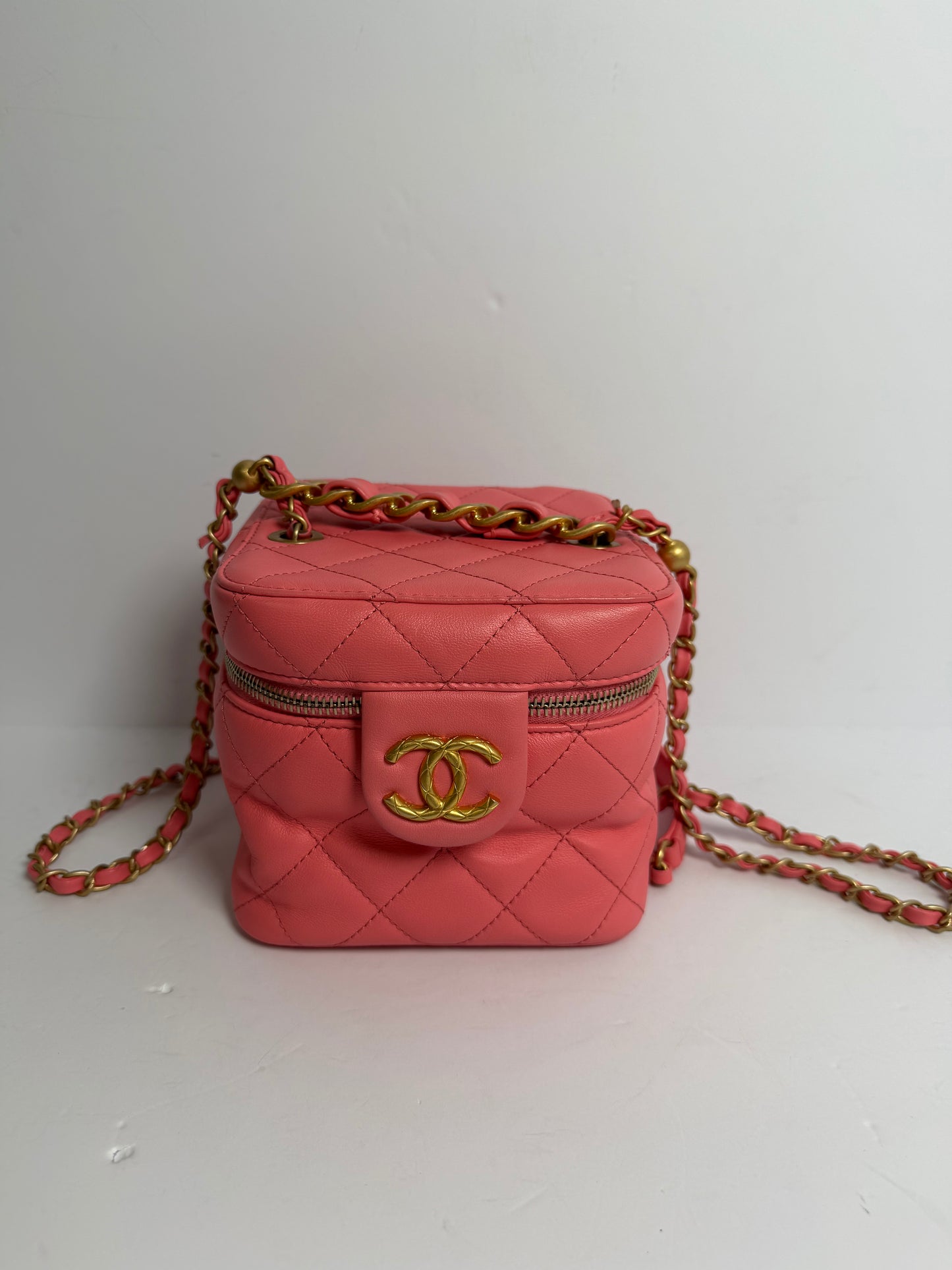 Chanel bar case small pink