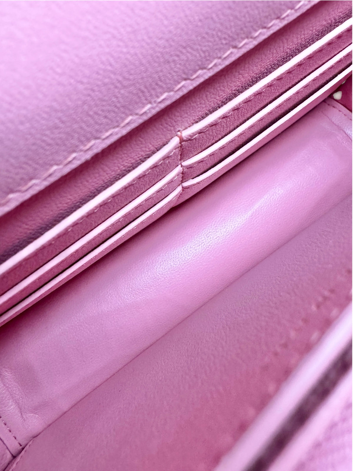 Chanel Crocodile Embossed Iridescent Pink Wallet on Chain T9445