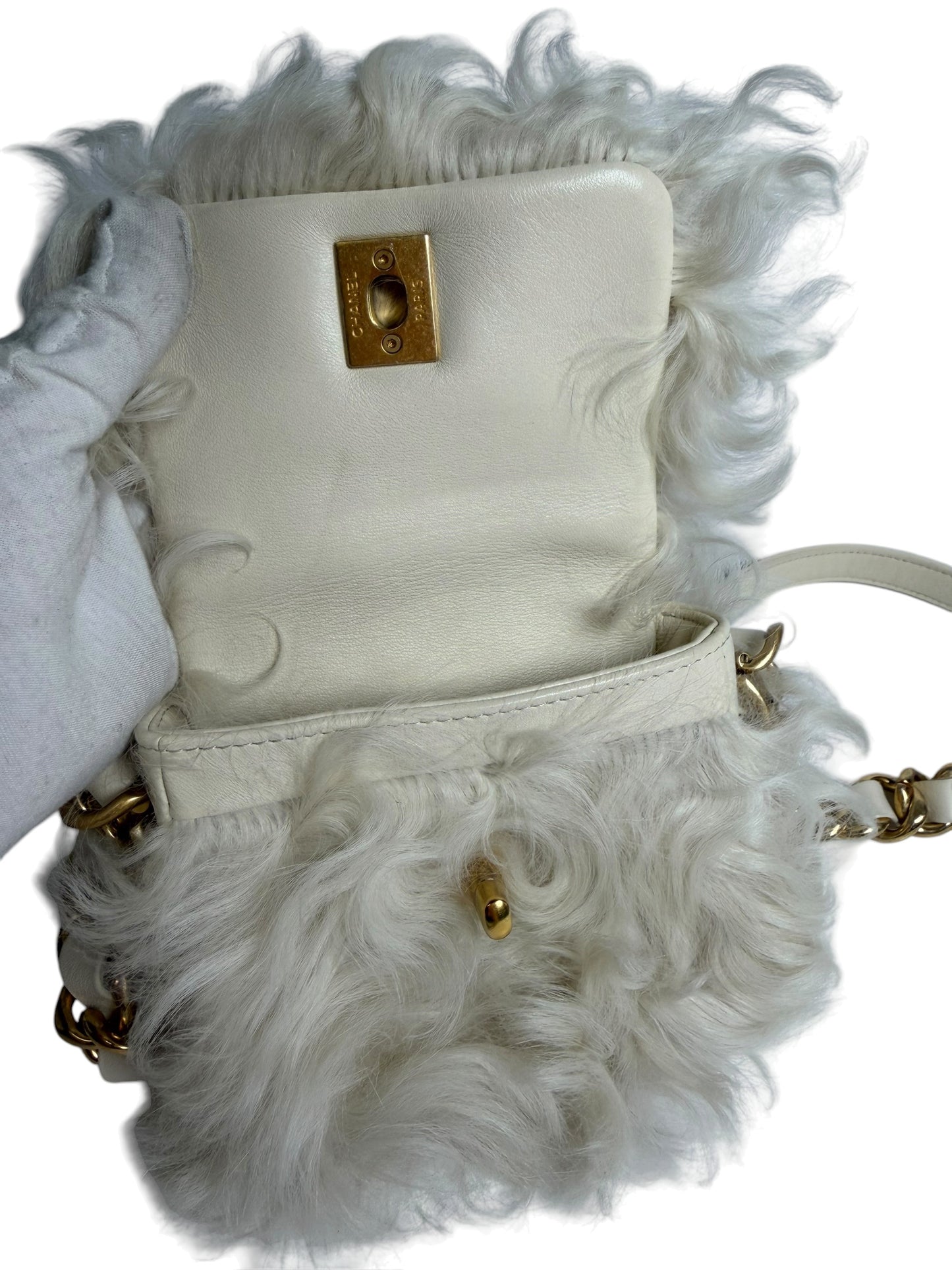 Chanel White Wool Crossbody Flap T8020