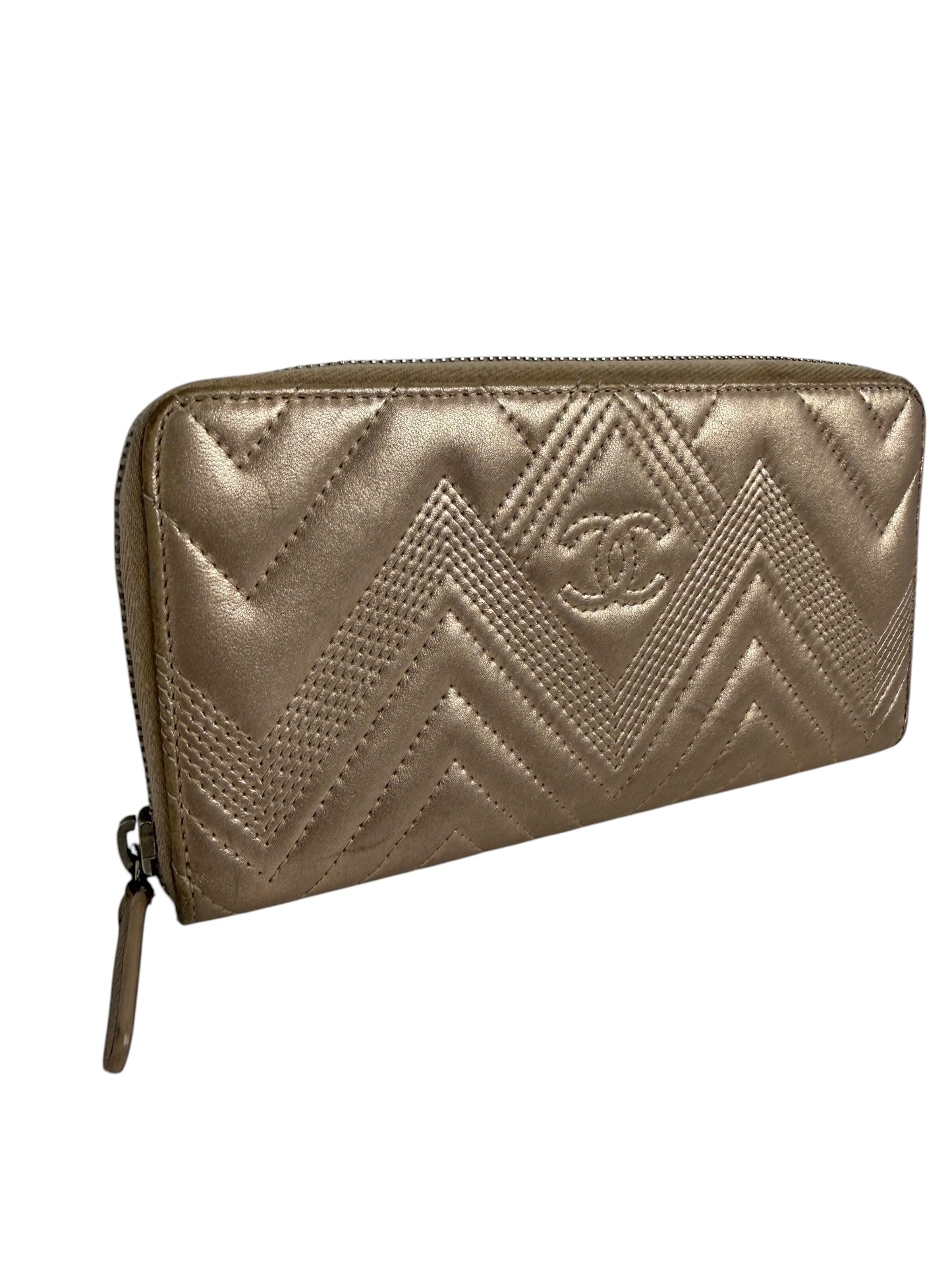 Chanel Gold Irregular Chevron Zip Wallet T8287