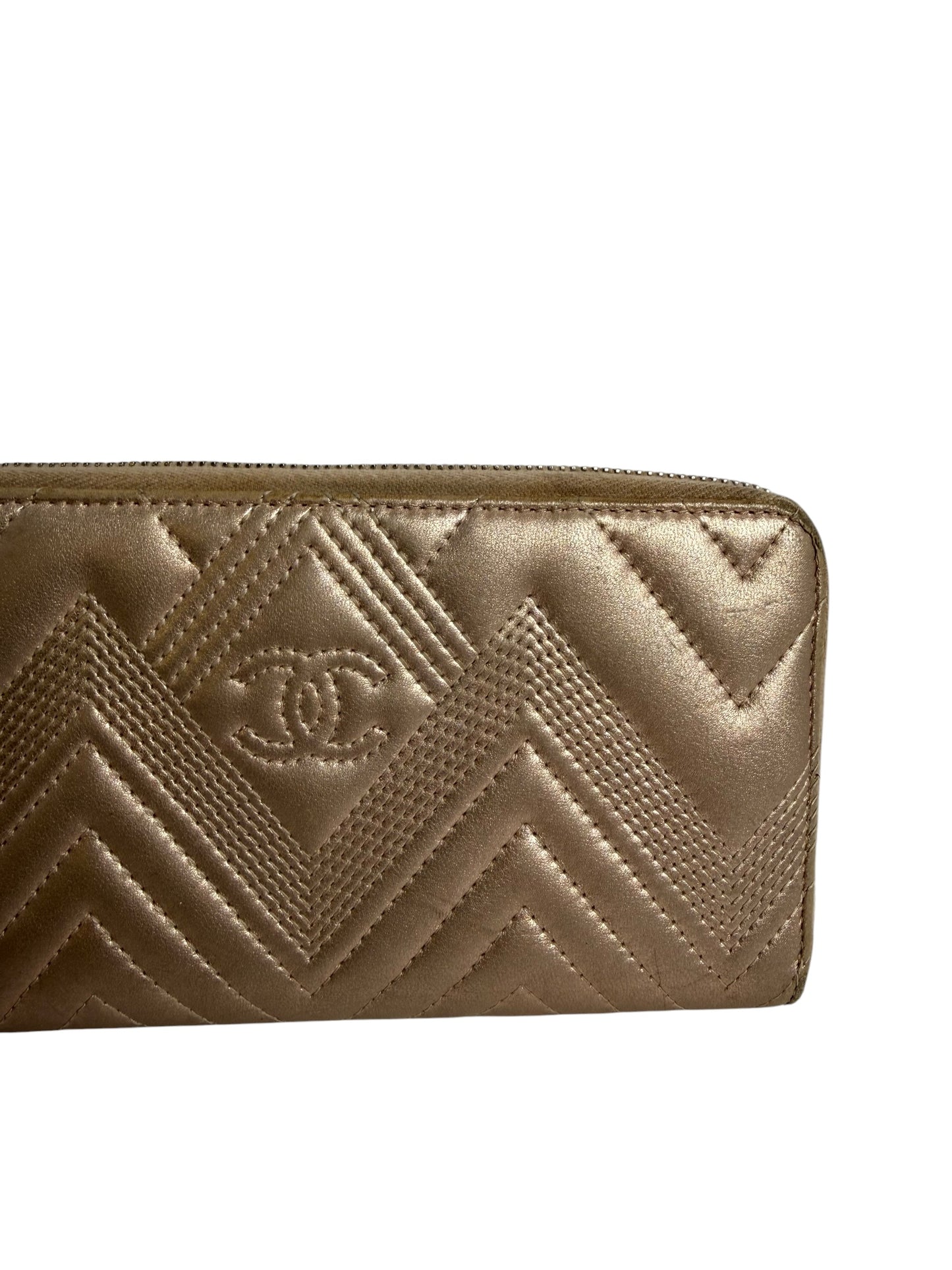 Chanel Gold Irregular Chevron Zip Wallet T8287