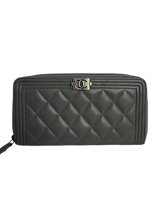 Chanel grey Boy Zip Wallet T6556