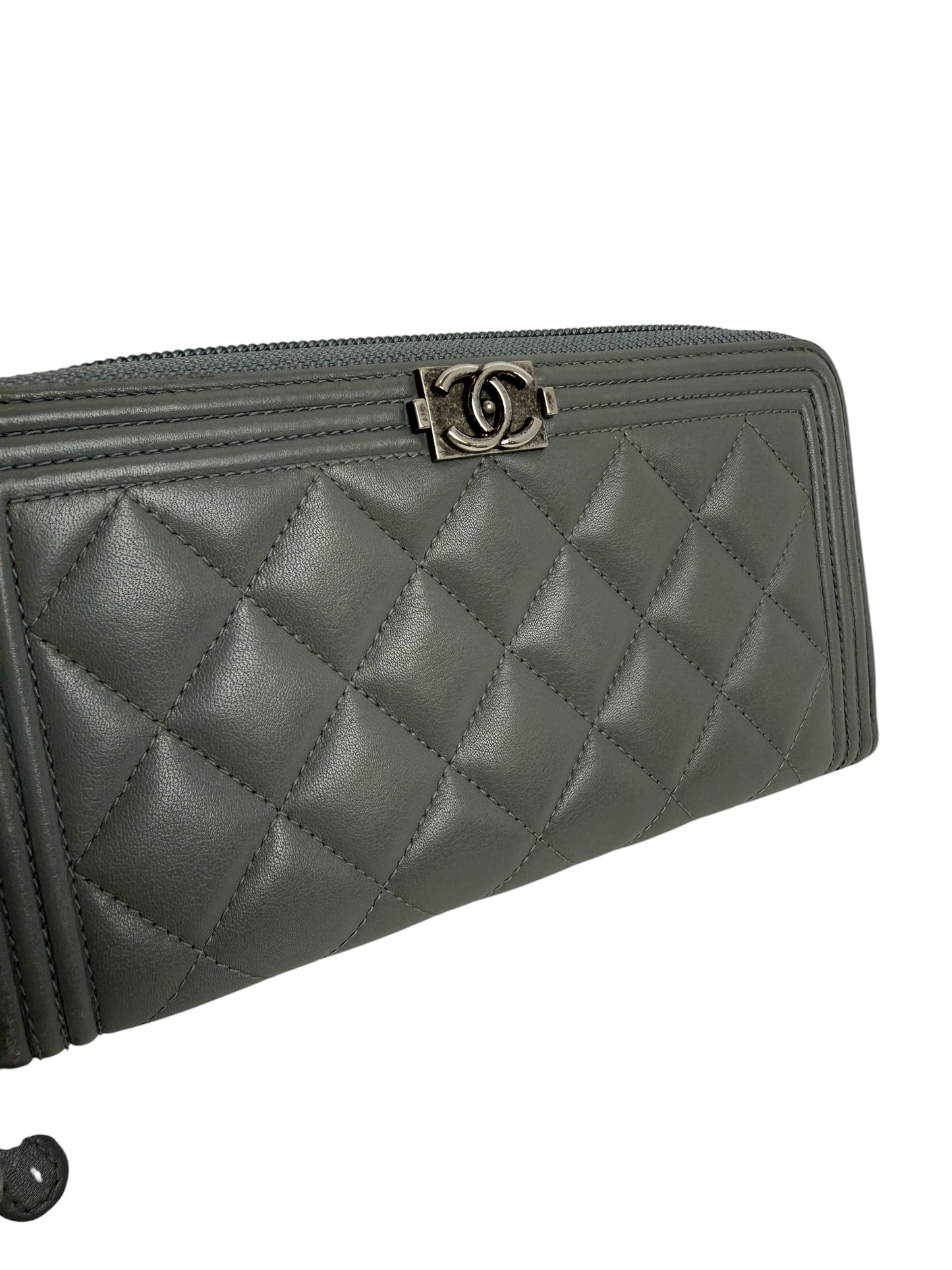 Chanel grey Boy Zip Wallet T6556