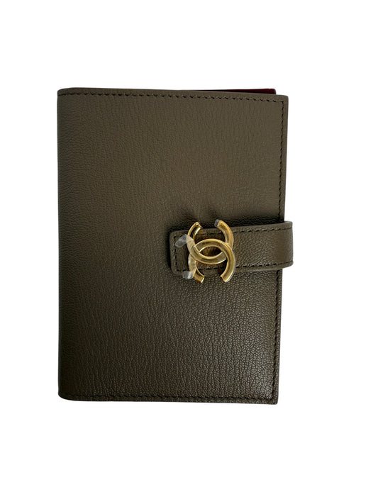 Chanel Grey Brown Passport Holder NWT Full Set T8082