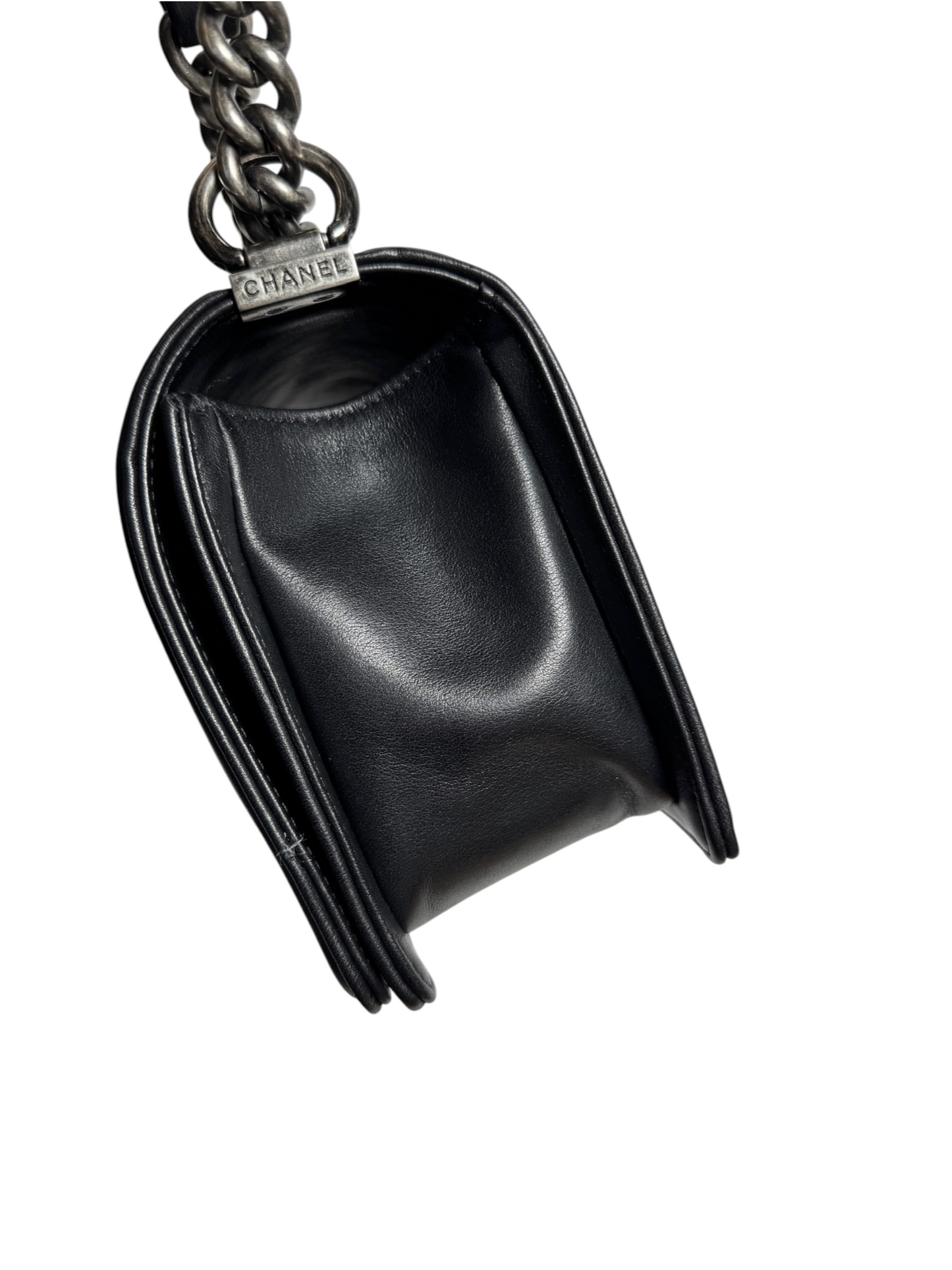 Chanel Black Lambskin Medium Boy Bag T8660