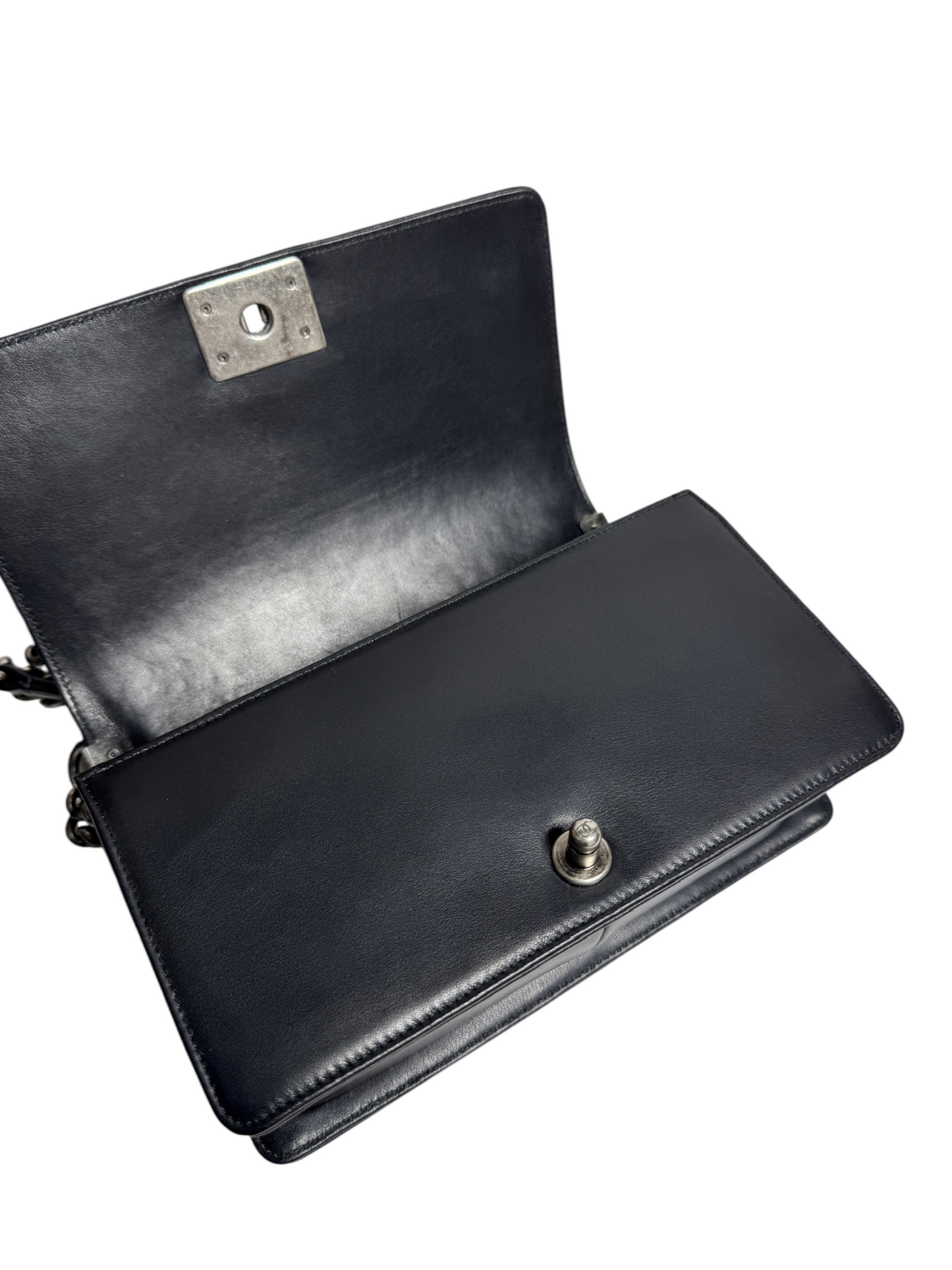 Chanel Black Lambskin Medium Boy Bag T8660