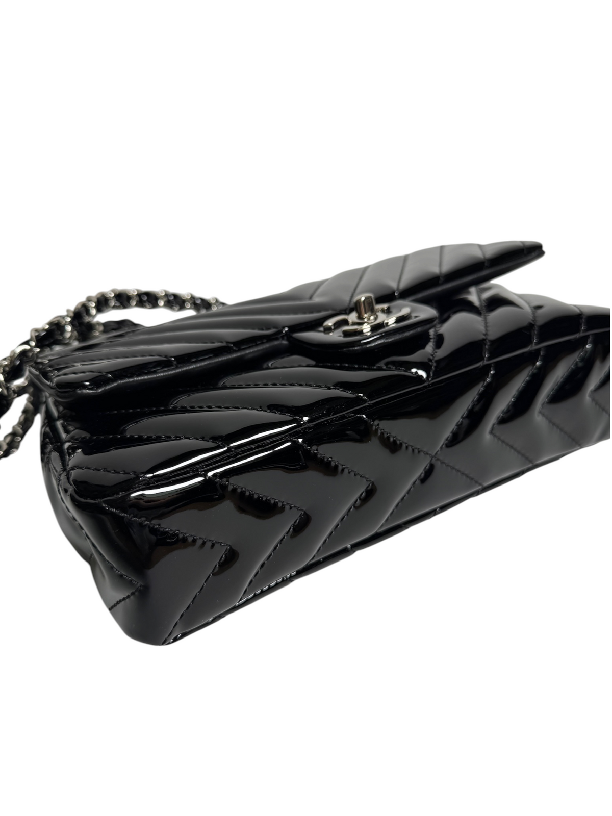 Chanel Chevron Patent Black Medium CF SHW T9002