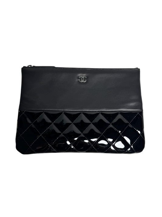 Chanel Zip Clutch Patent Lamb T9007
