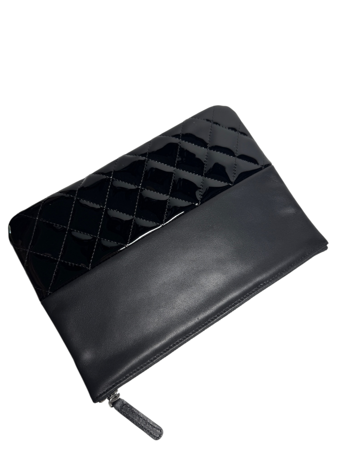 Chanel Zip Clutch Patent Lamb T9007