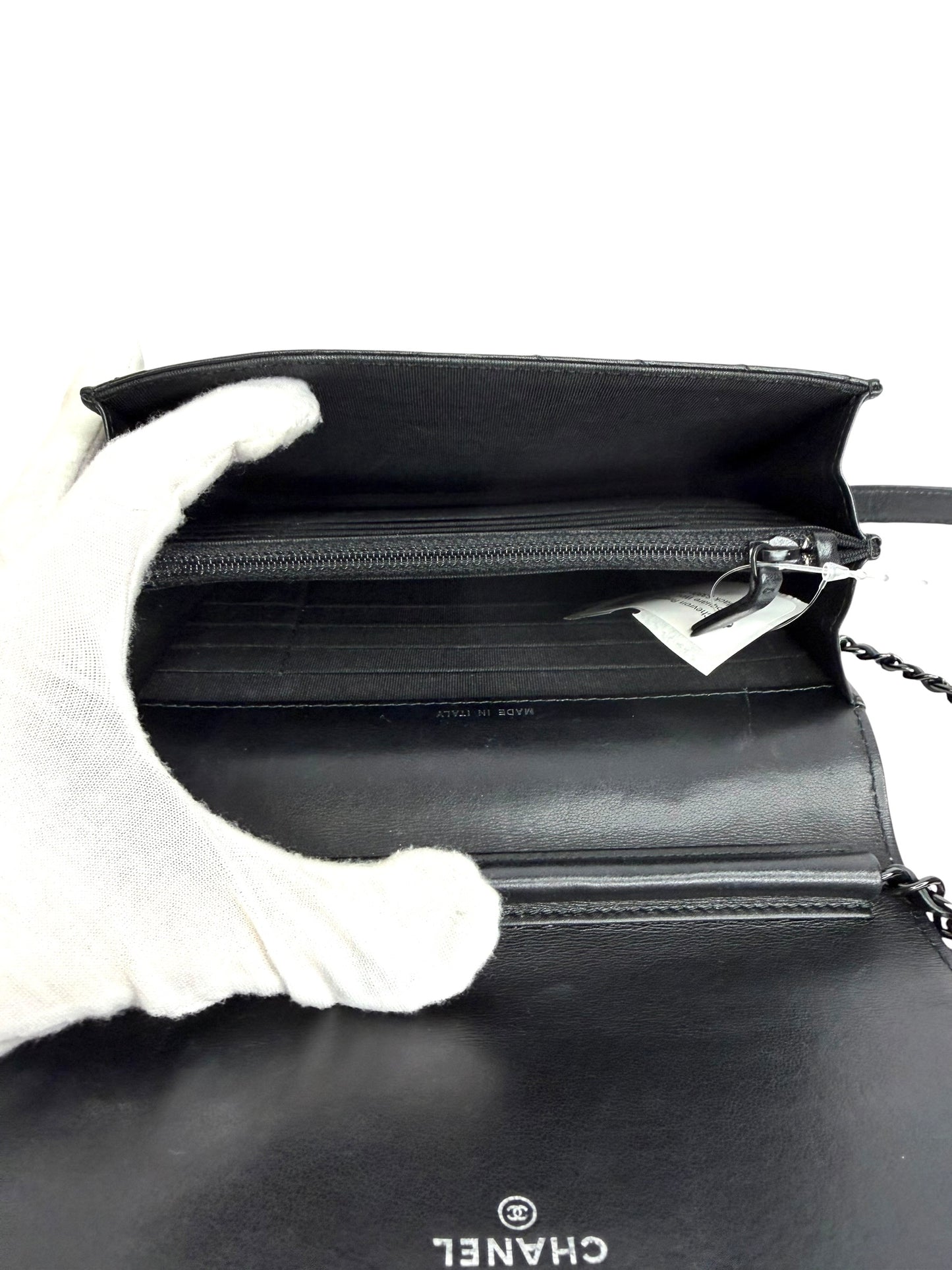 Chanel So Black Reissue WOC T8755