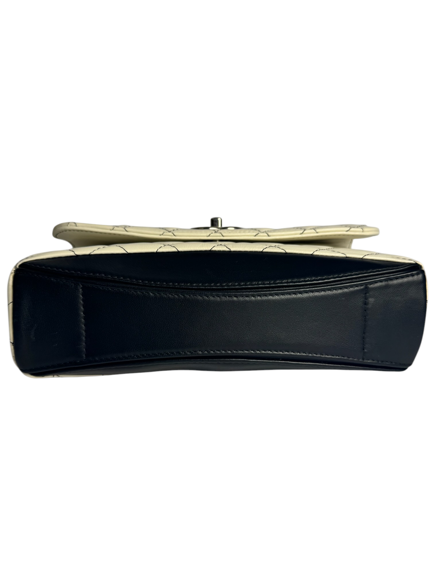 Chanel White And Black Flap SHW T6953