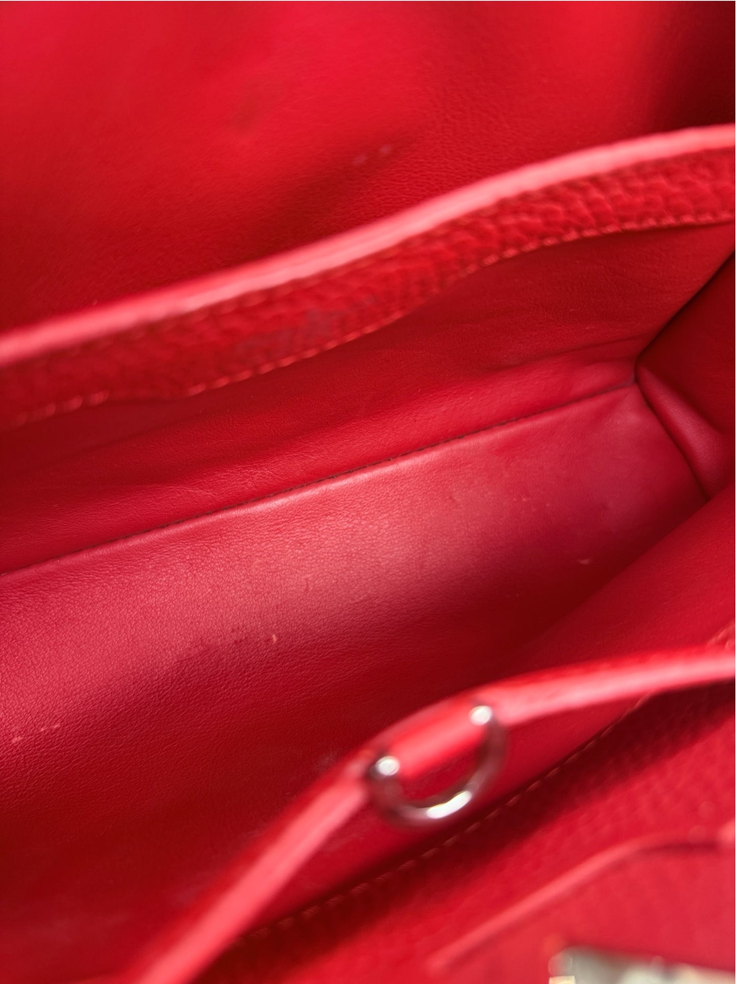 Louis Vuitton Capucines Rubis Taurillon Handbag SHW T8700